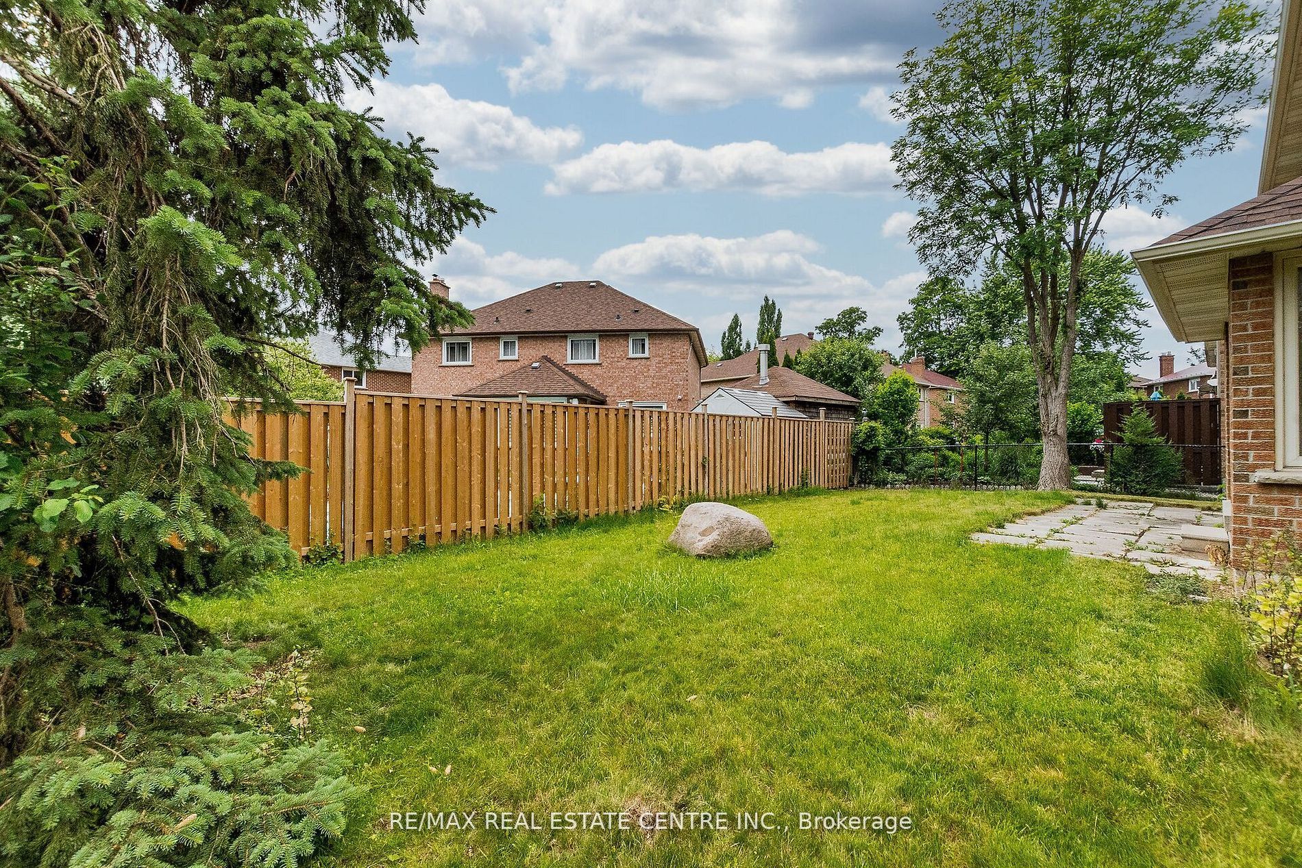 1134 Deer Run, Mississauga, ON L5C 3S6 photo 3