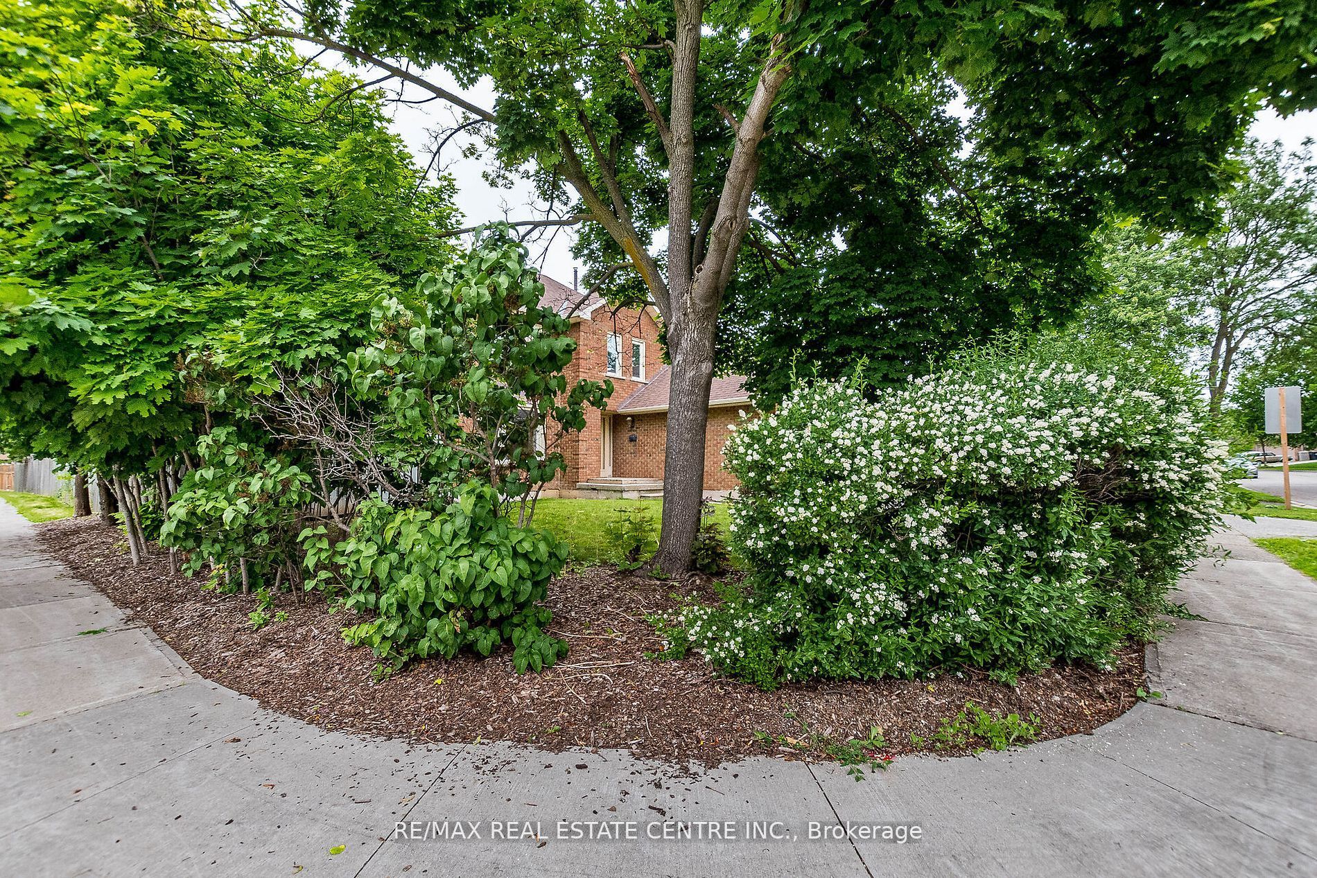 1134 Deer Run, Mississauga, ON L5C 3S6 photo 4