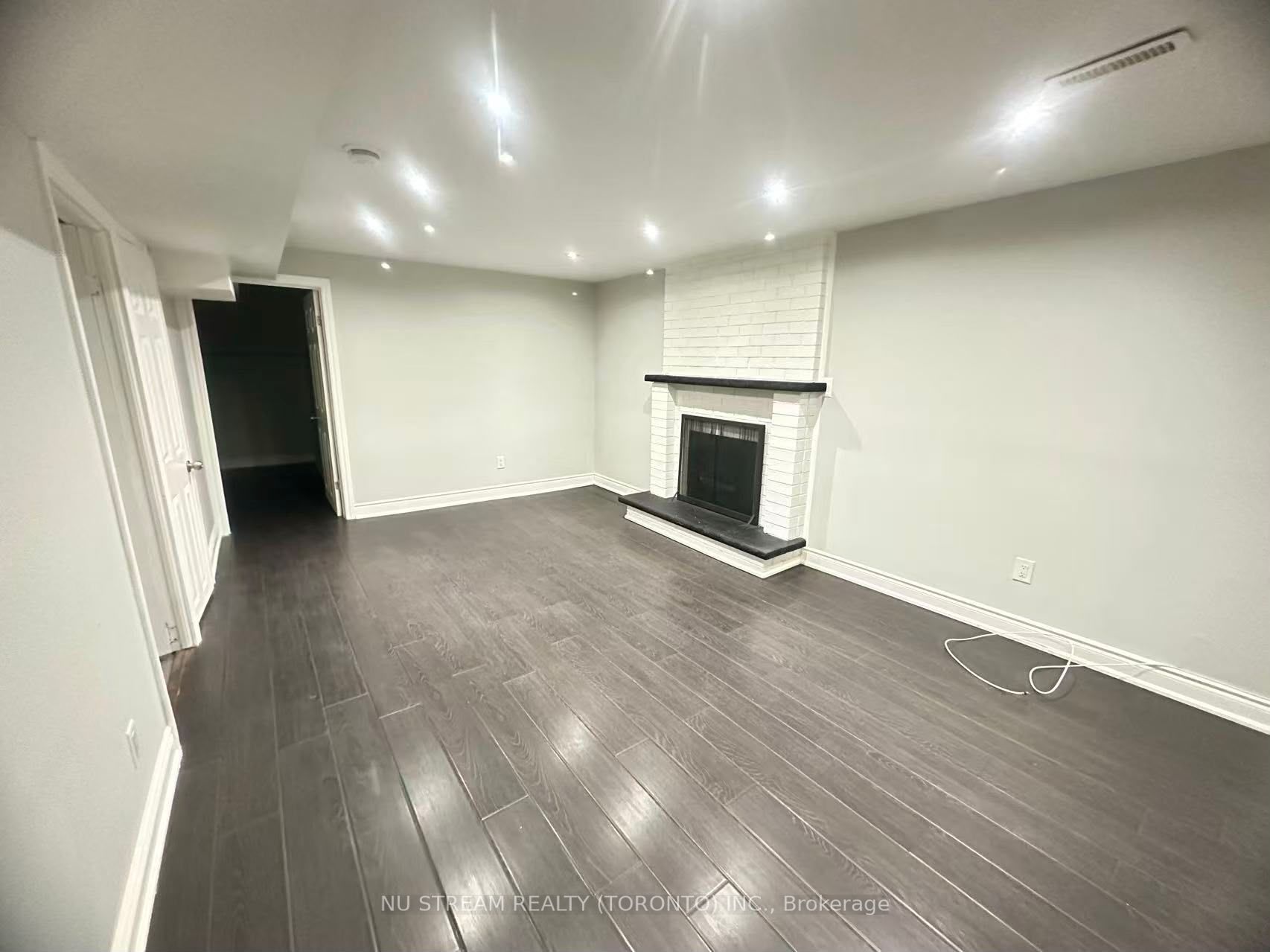 4144 Lastrada Lower Heights, Mississauga, ON L5C 3W3 photo 3