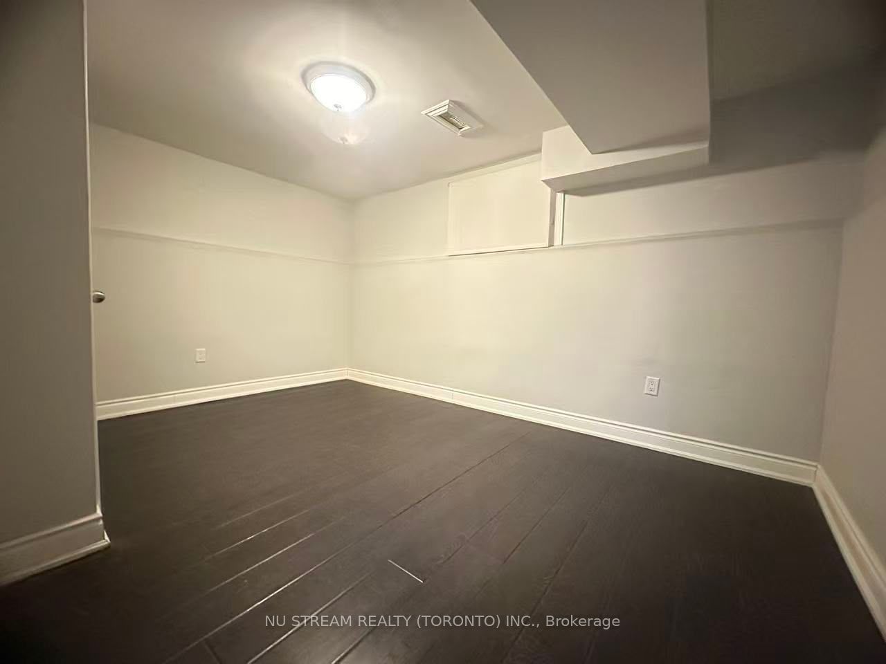 4144 Lastrada Lower Heights, Mississauga, ON L5C 3W3 photo 5