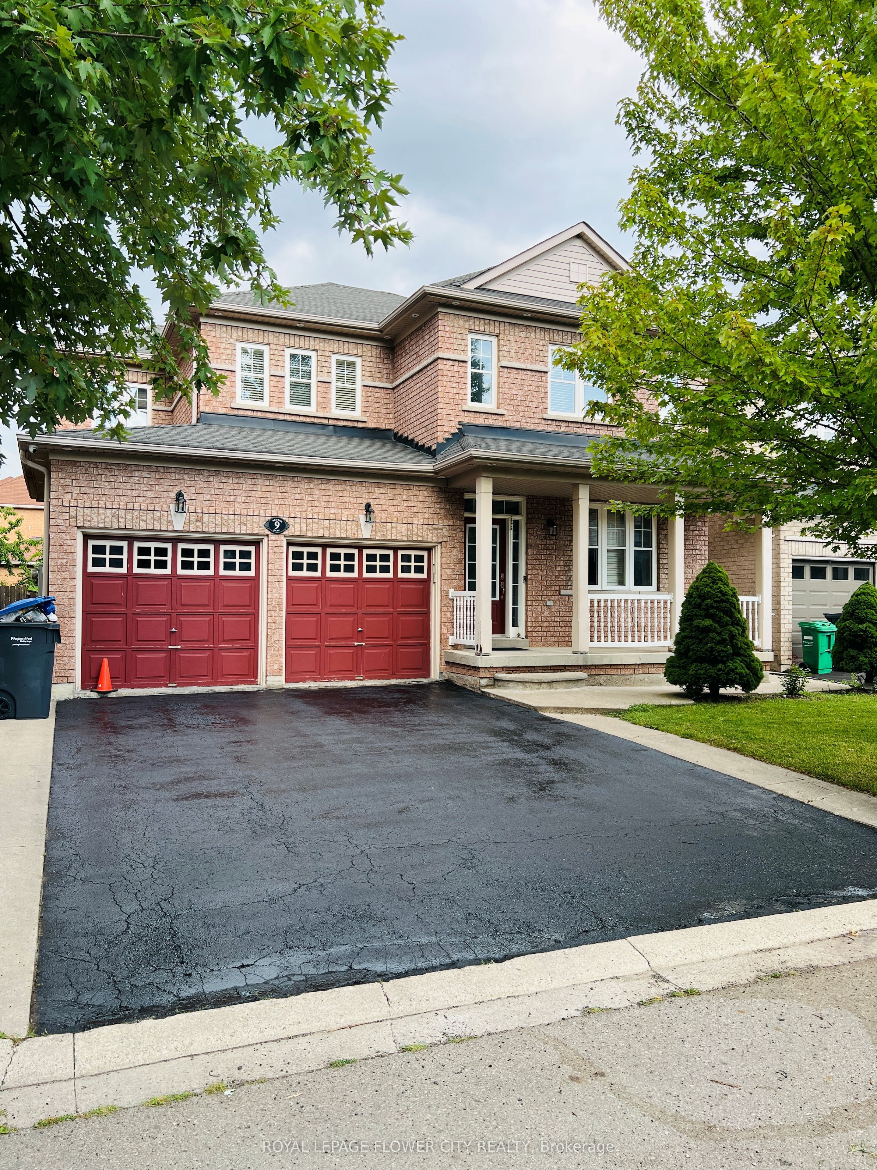 9 Shuter Lane, Brampton, ON L6Y 5P1