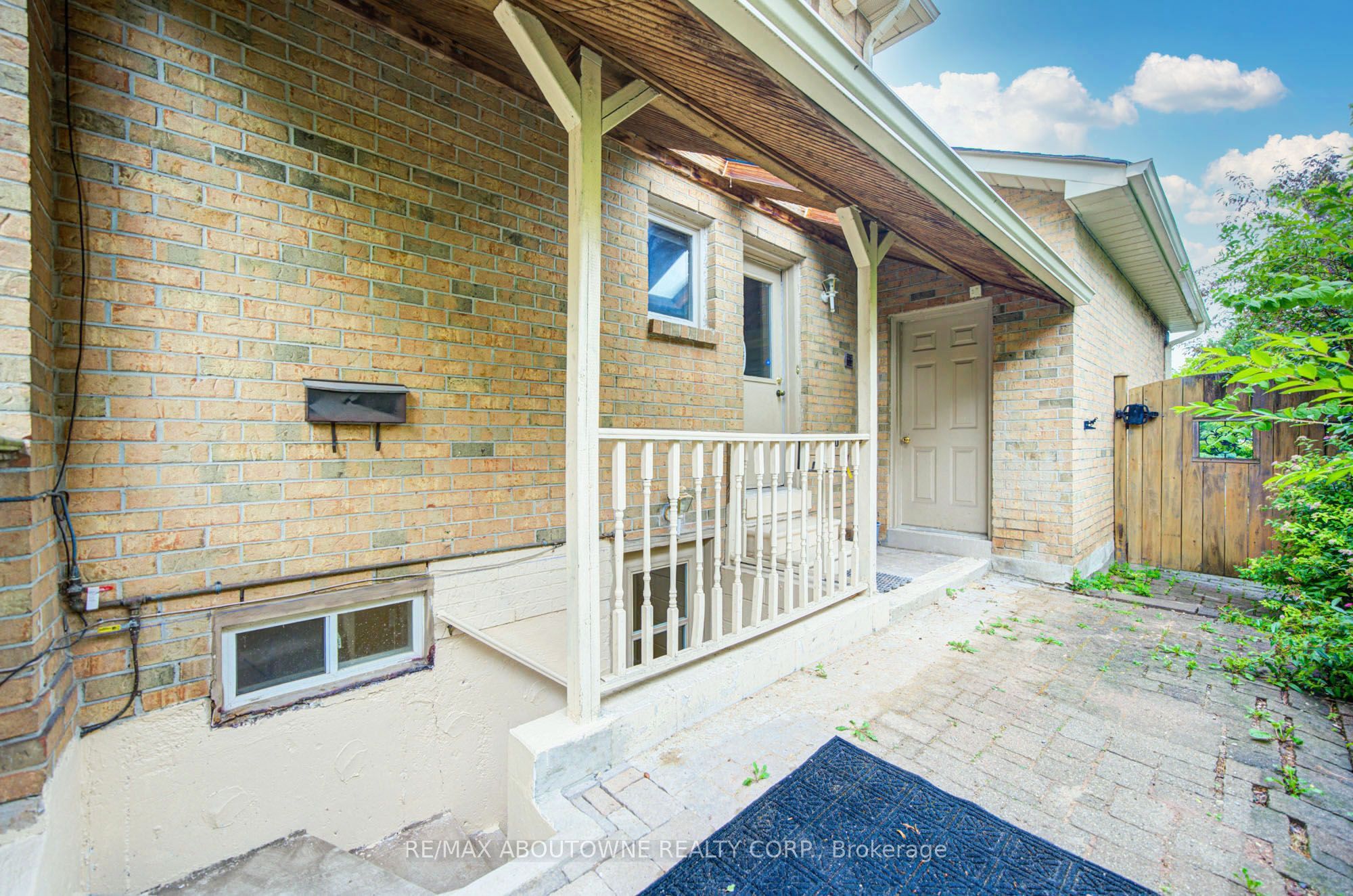 1156 Old Colony Road Lower, Oakville, ON L6M 1J8 photo 3