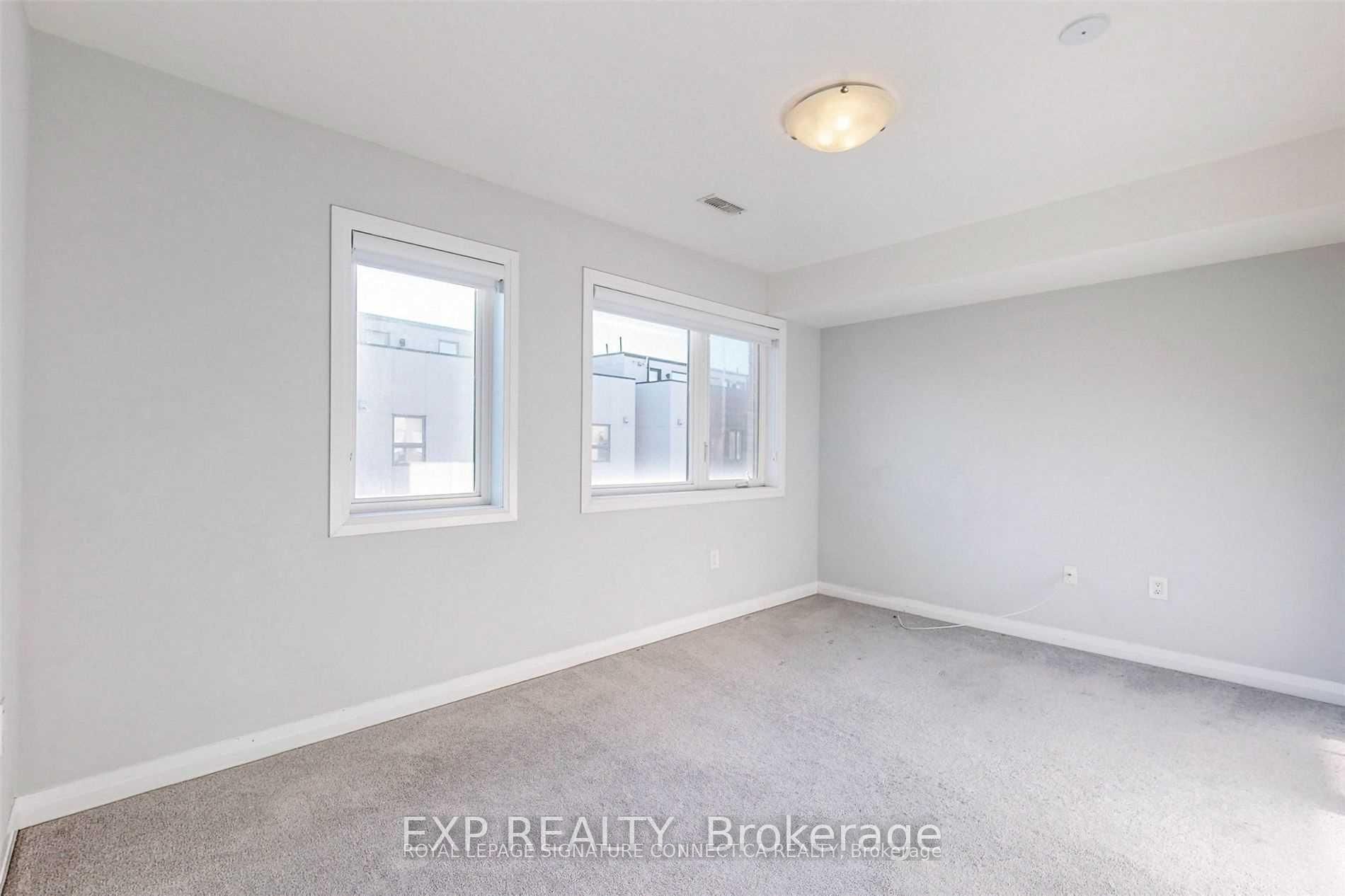16 Caroline Carpenter Grove, Toronto, ON M3K 0B1 photo 3