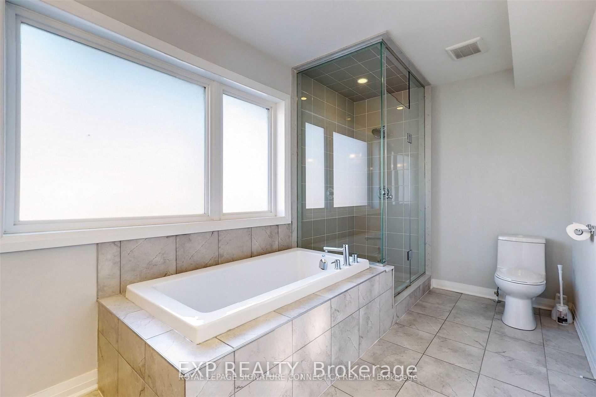 16 Caroline Carpenter Grove, Toronto, ON M3K 0B1 photo 5