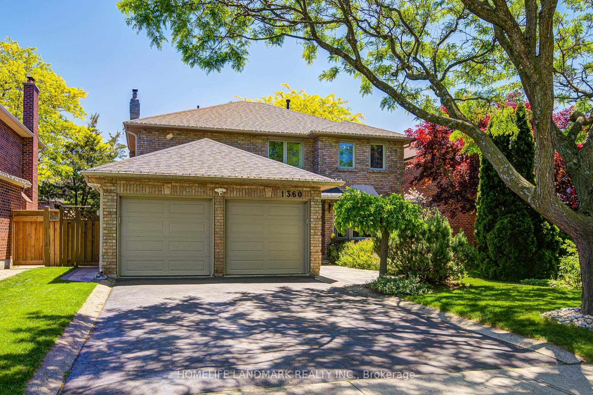 1360 Old English Lane, Oakville, ON L6M 2P8 photo 2