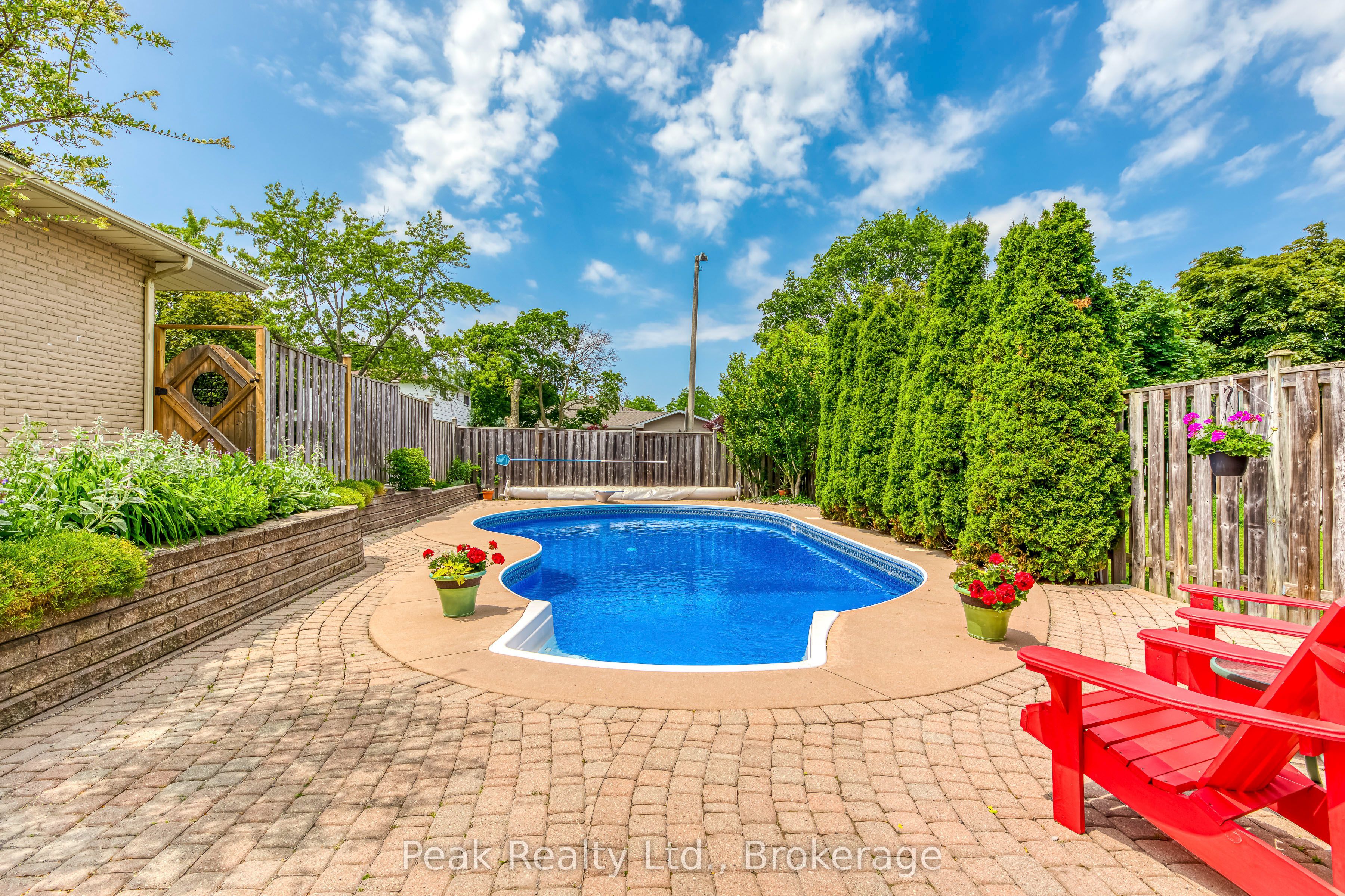2235 Waycross Crescent, Mississauga, ON L5K 1J5 photo 2