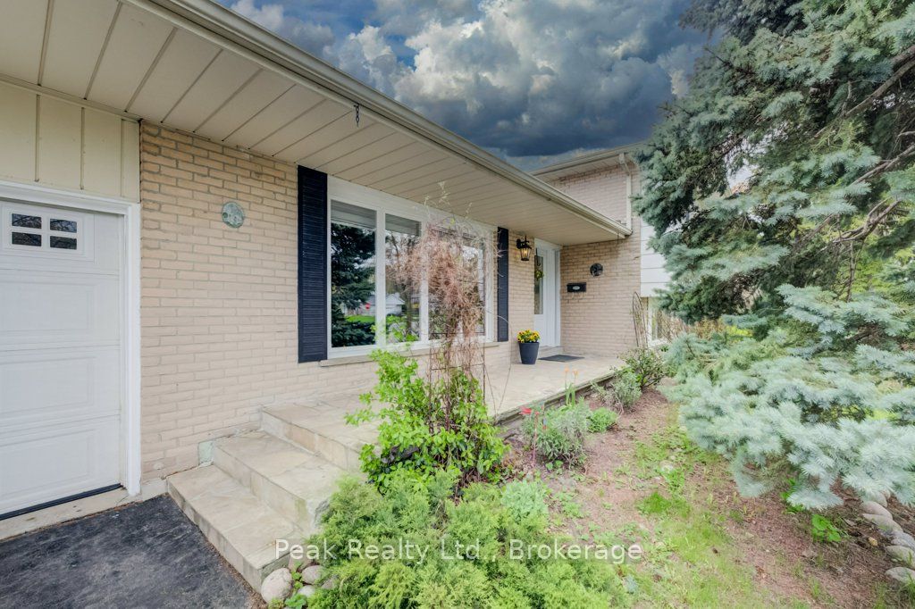 2235 Waycross Crescent, Mississauga, ON L5K 1J5 photo 5