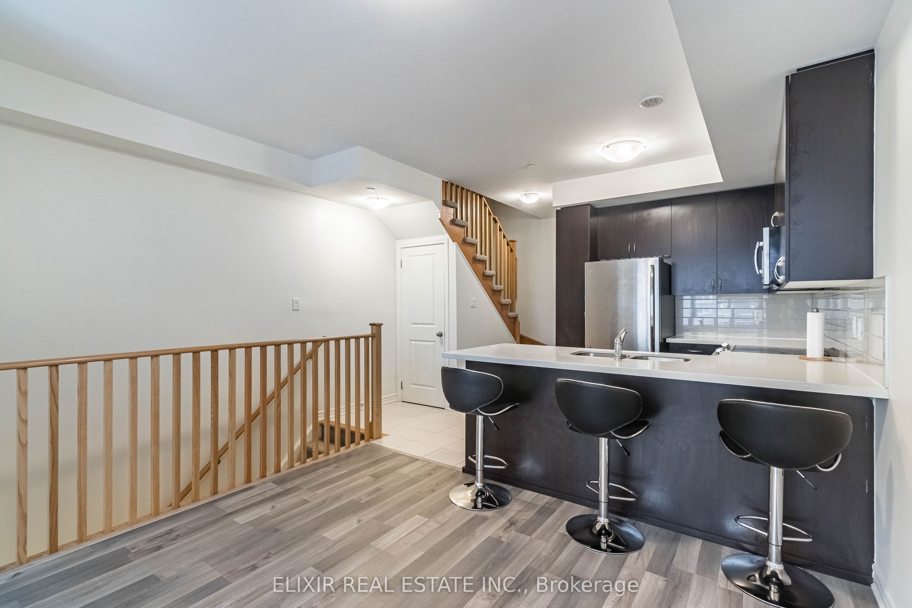 2285 Mcnab Lane 13, Mississauga, ON L5J 0B3 photo 3