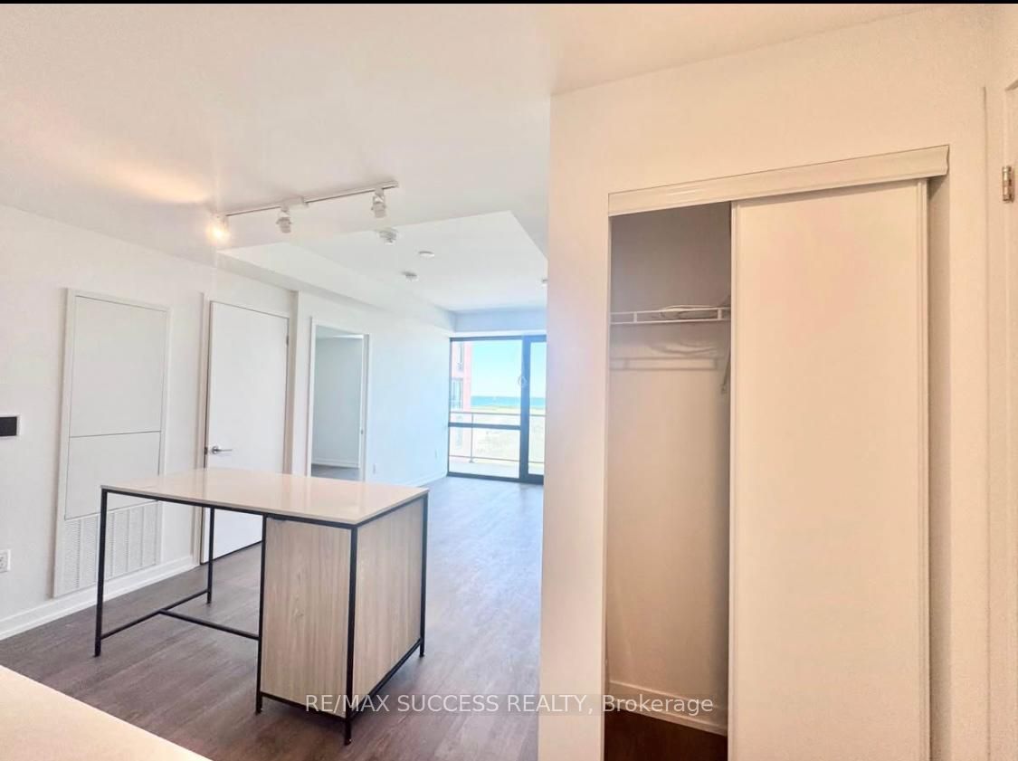 251 Masonry Way 302, Mississauga, ON L5H 0B3