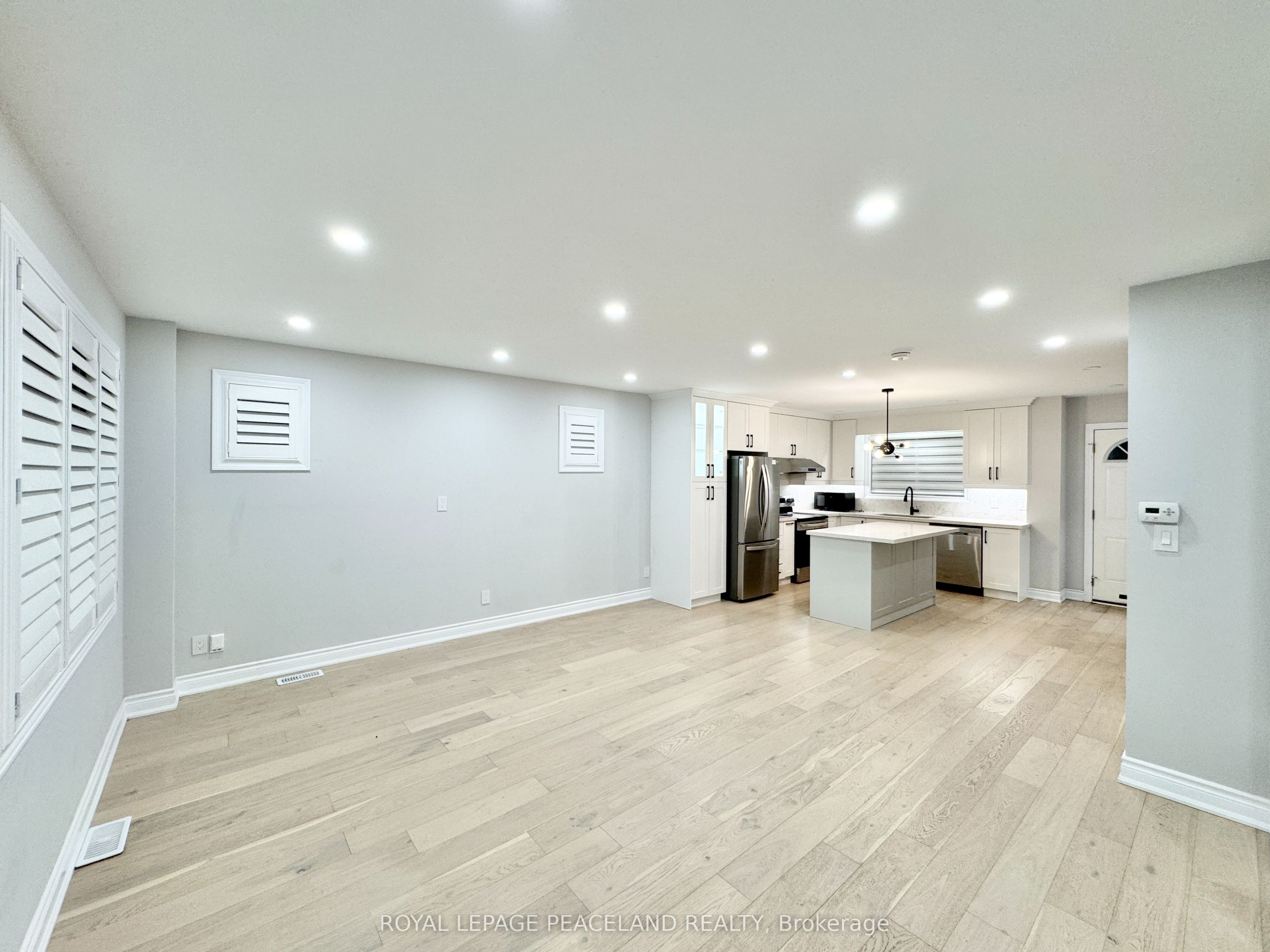 47 Chamberlain Avenue, Toronto, ON M6E 4J9 photo 4