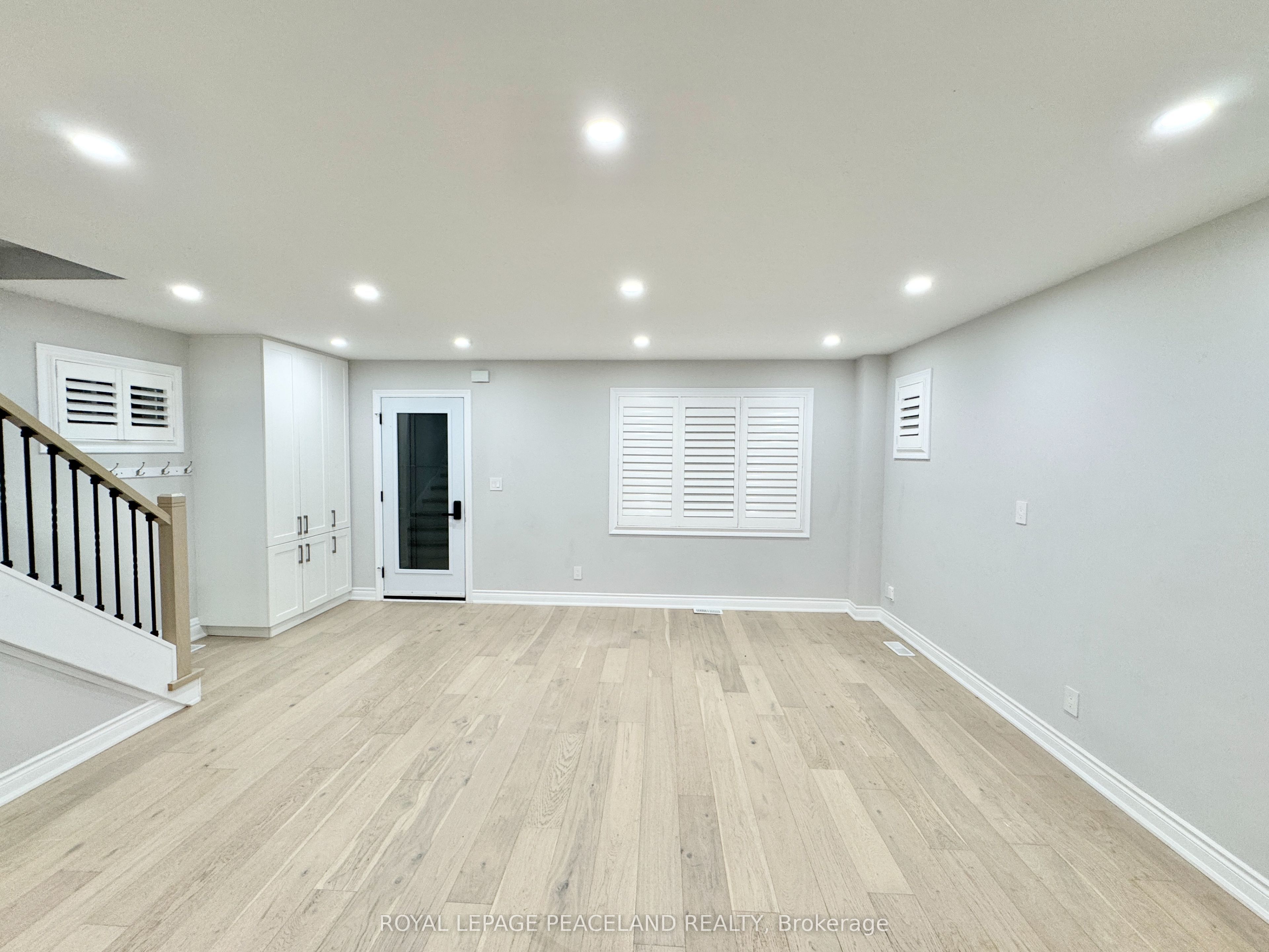 47 Chamberlain Avenue, Toronto, ON M6E 4J9 photo 5