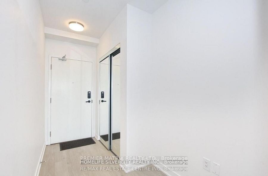 3900 Confederation Parkway 2908, Mississauga, ON L5B 0M3 photo 2