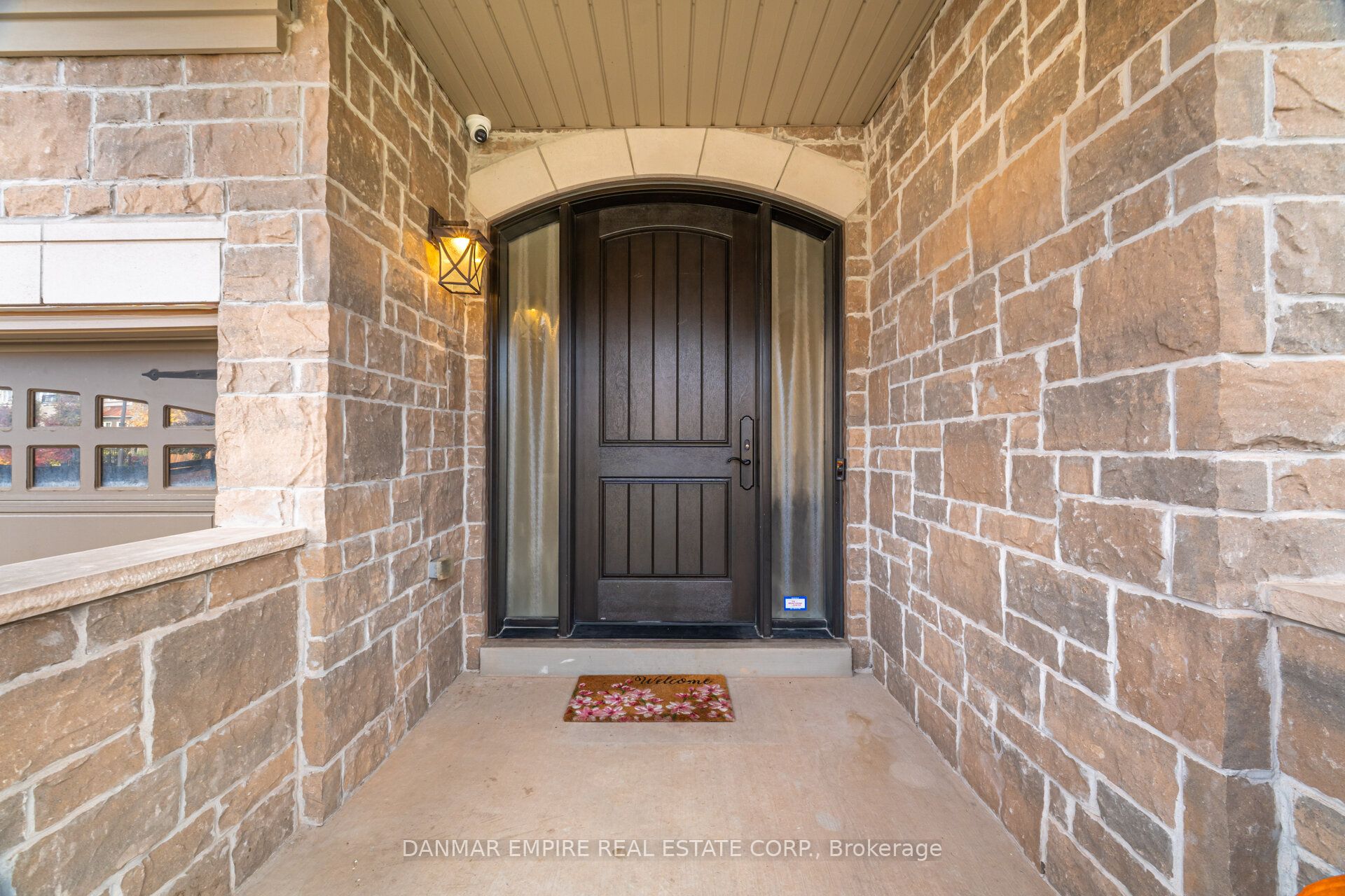 2118 Vineland Crescent, Oakville, ON L6H 0J6 photo 3