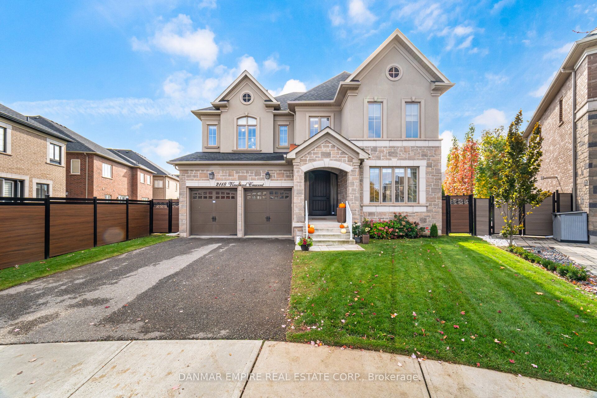 2118 Vineland Crescent, Oakville, ON L6H 0J6 photo 4