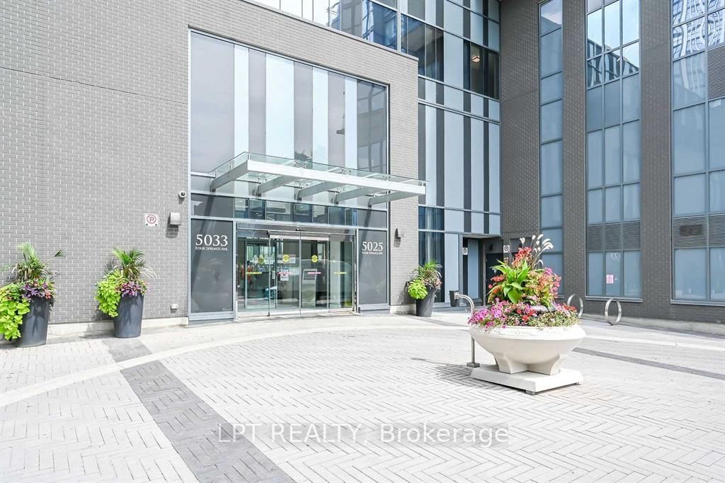 5025 Four Springs Avenue 1305, Mississauga, ON L5R 0G5 photo 2
