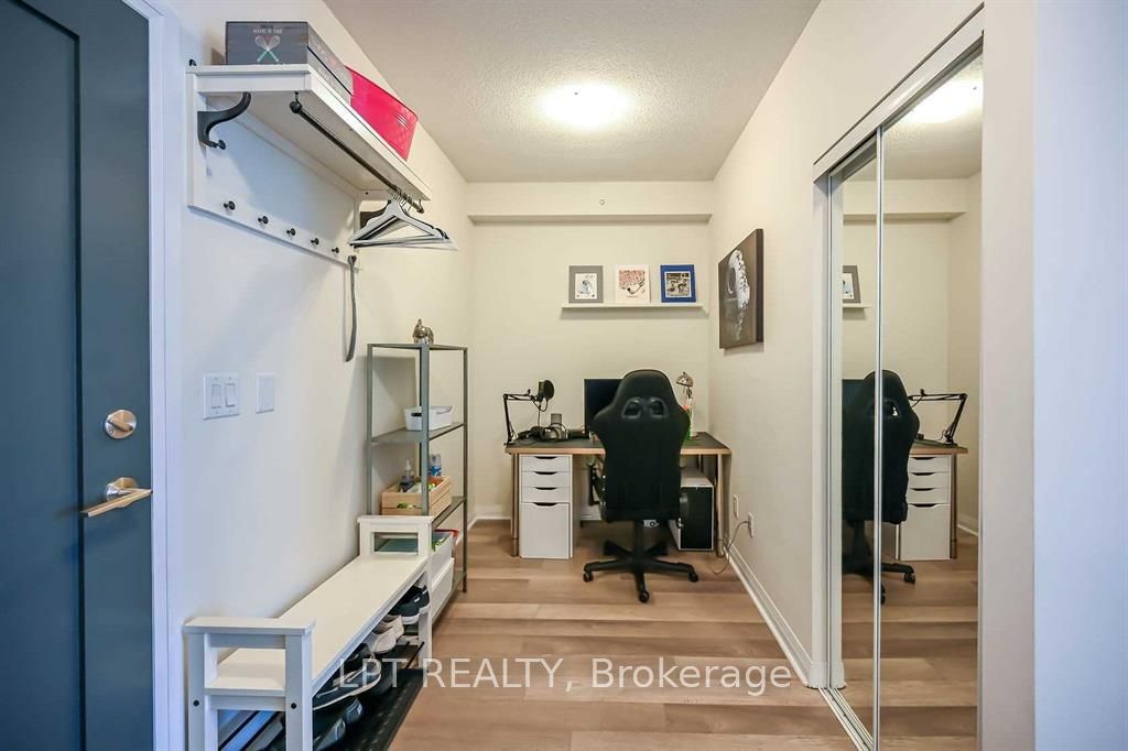 5025 Four Springs Avenue 1305, Mississauga, ON L5R 0G5 photo 4