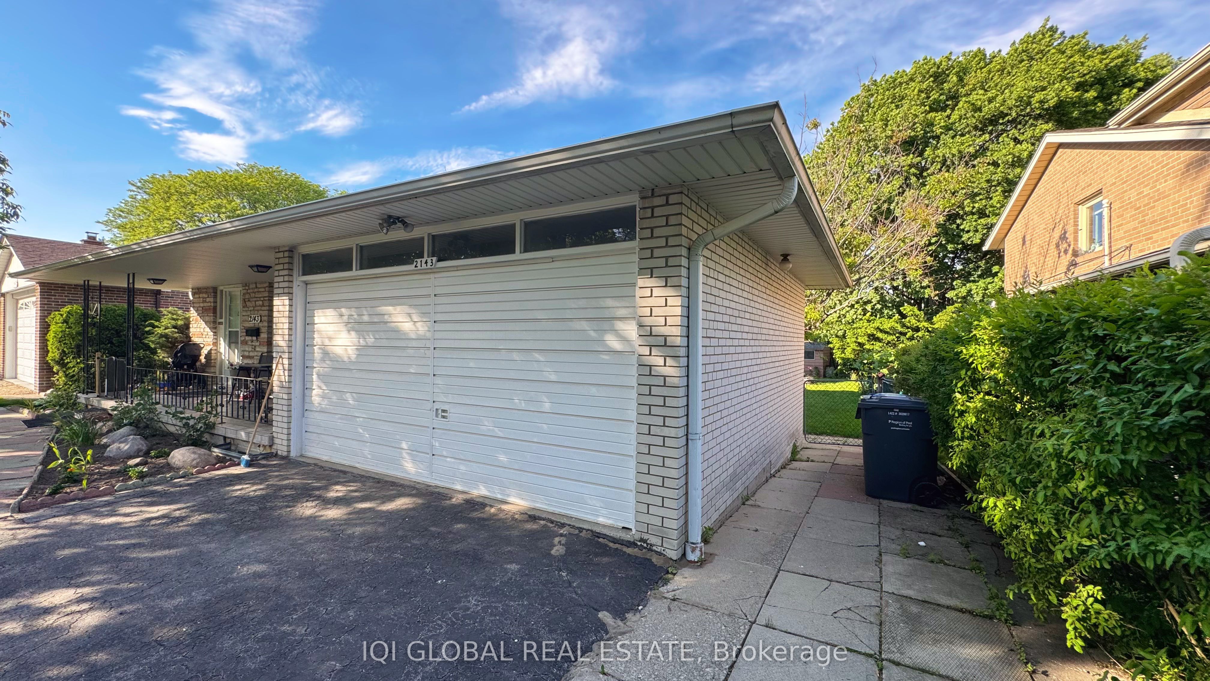 2143 Linby Street 2, Mississauga, ON L4Y 1V6 photo 2