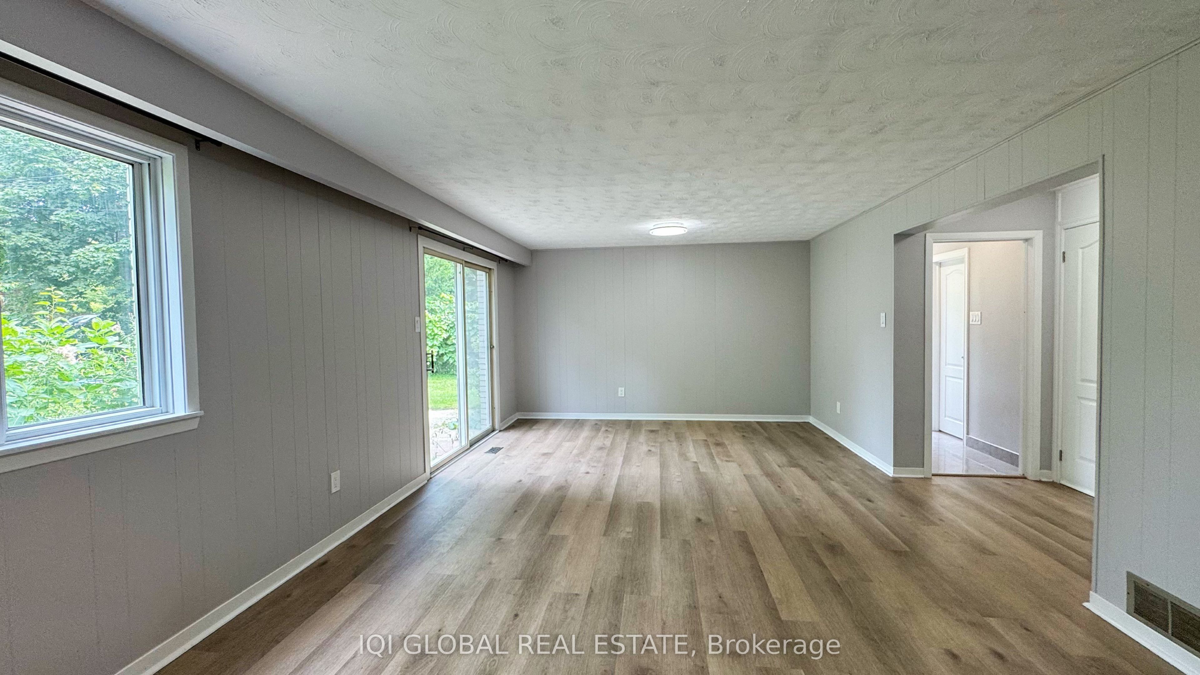 2143 Linby Street 2, Mississauga, ON L4Y 1V6 photo 4