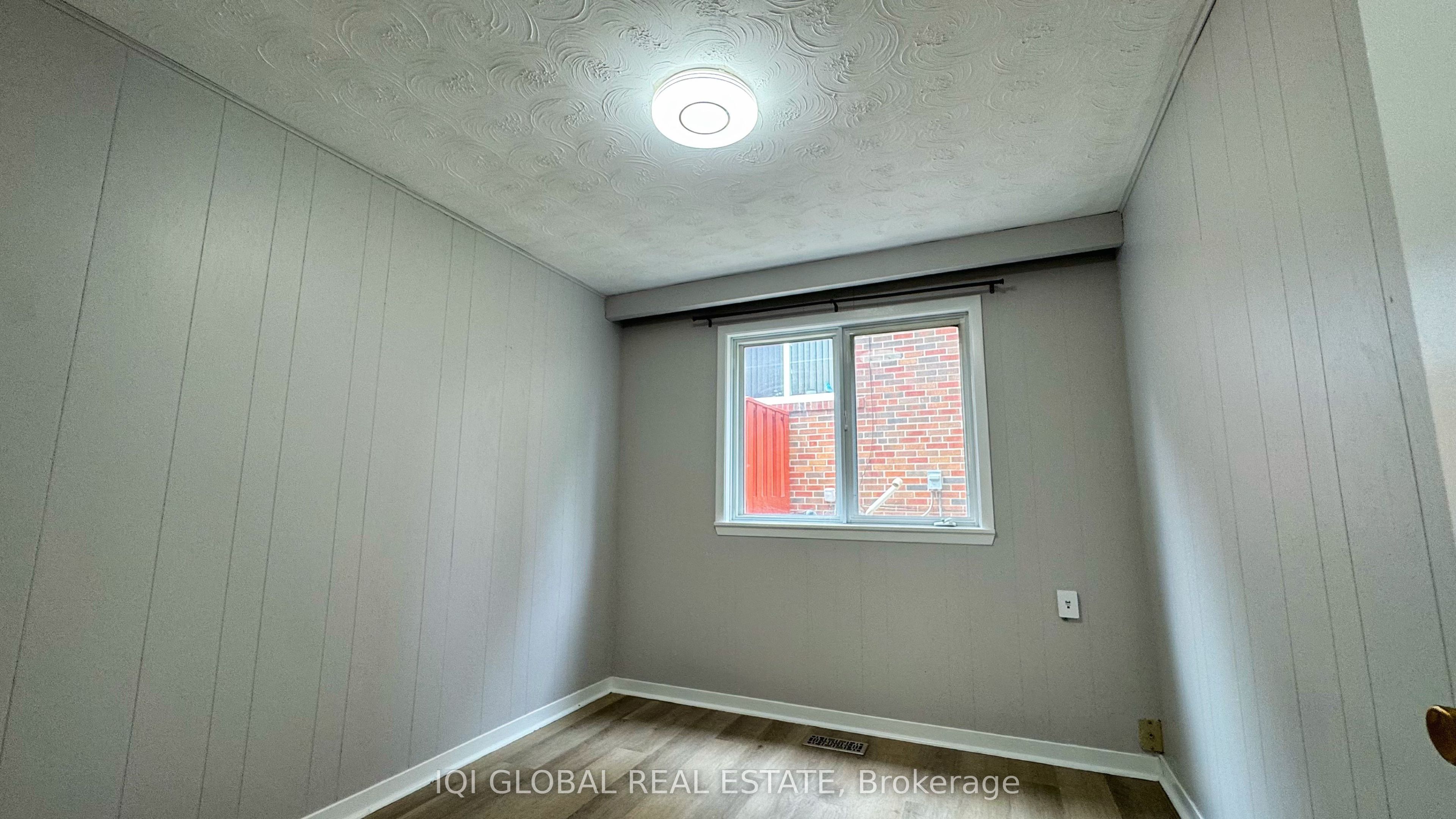 2143 Linby Street 2, Mississauga, ON L4Y 1V6 photo 5