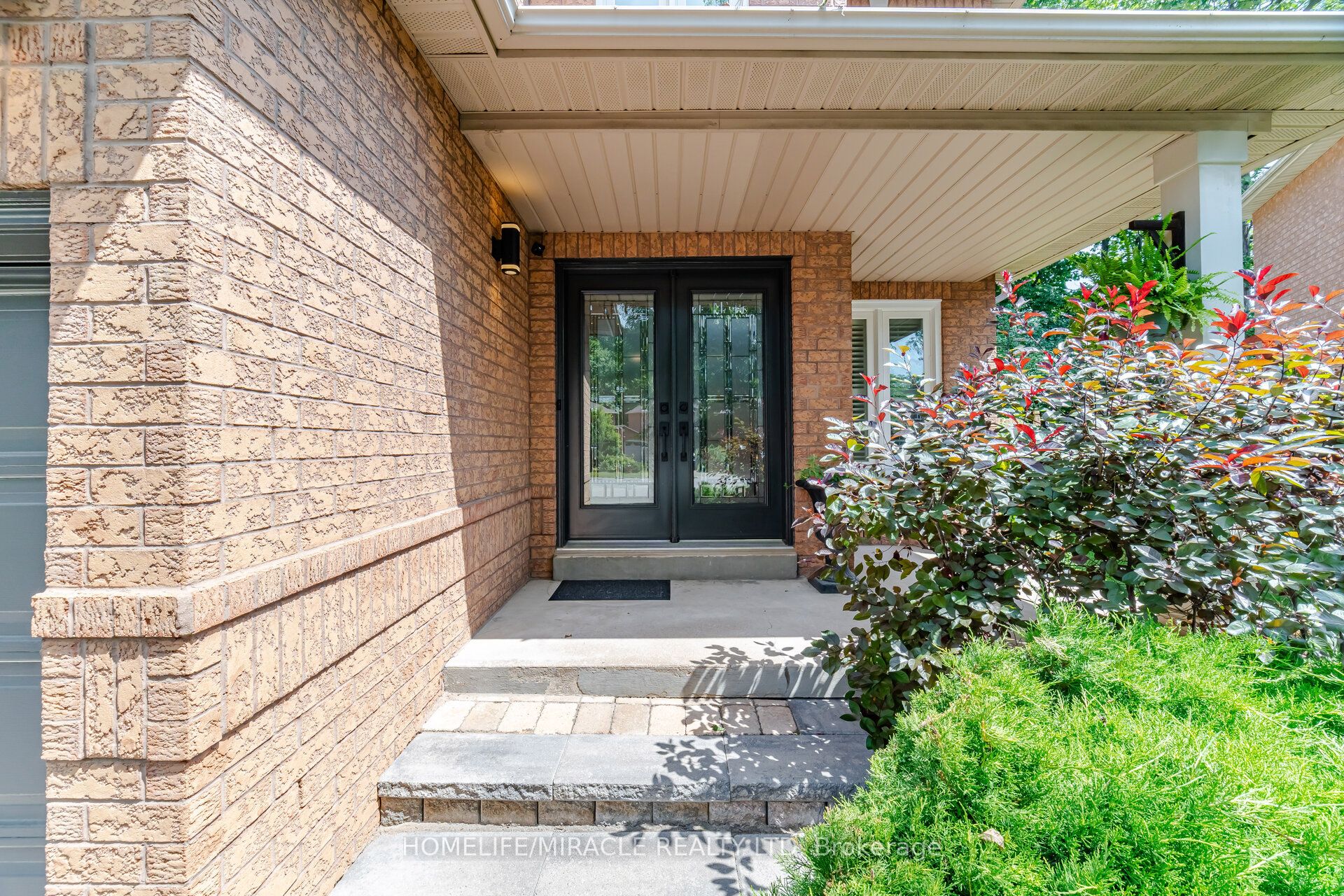 6089 Carradine Court, Mississauga, ON L5V 2C2 photo 3