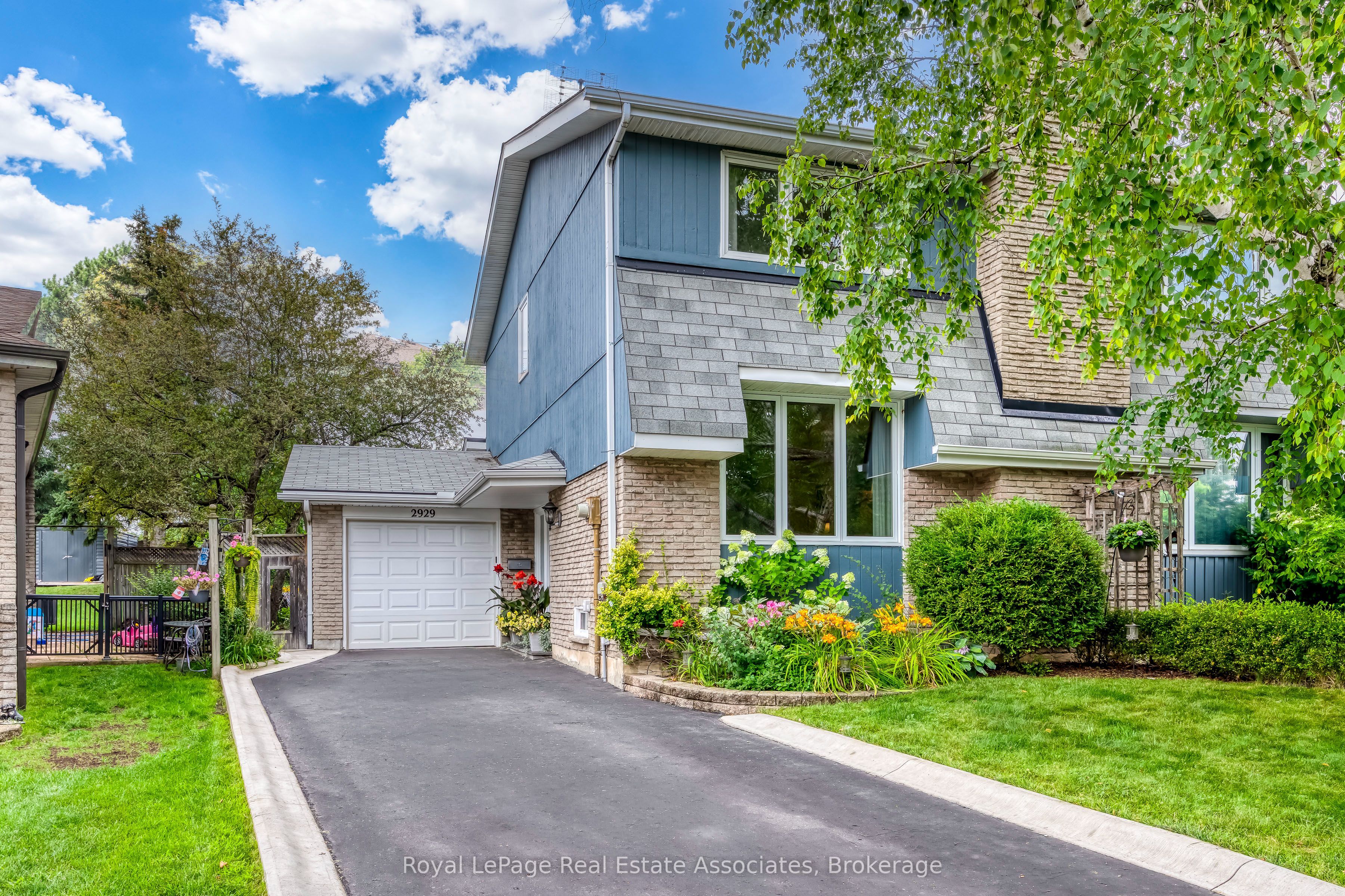 2929 Arvida Circle, Mississauga, ON L5N 1R4