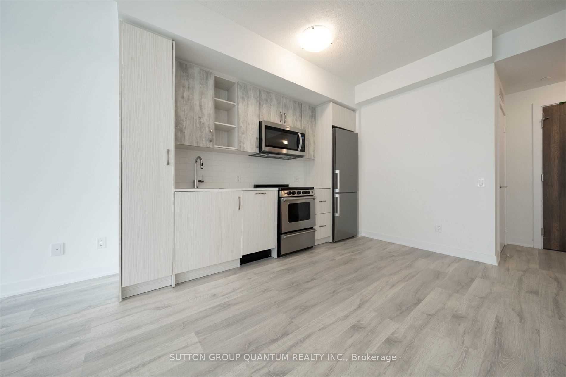 251 Manitoba Street 614, Toronto, ON M8Y 0C7 photo 2