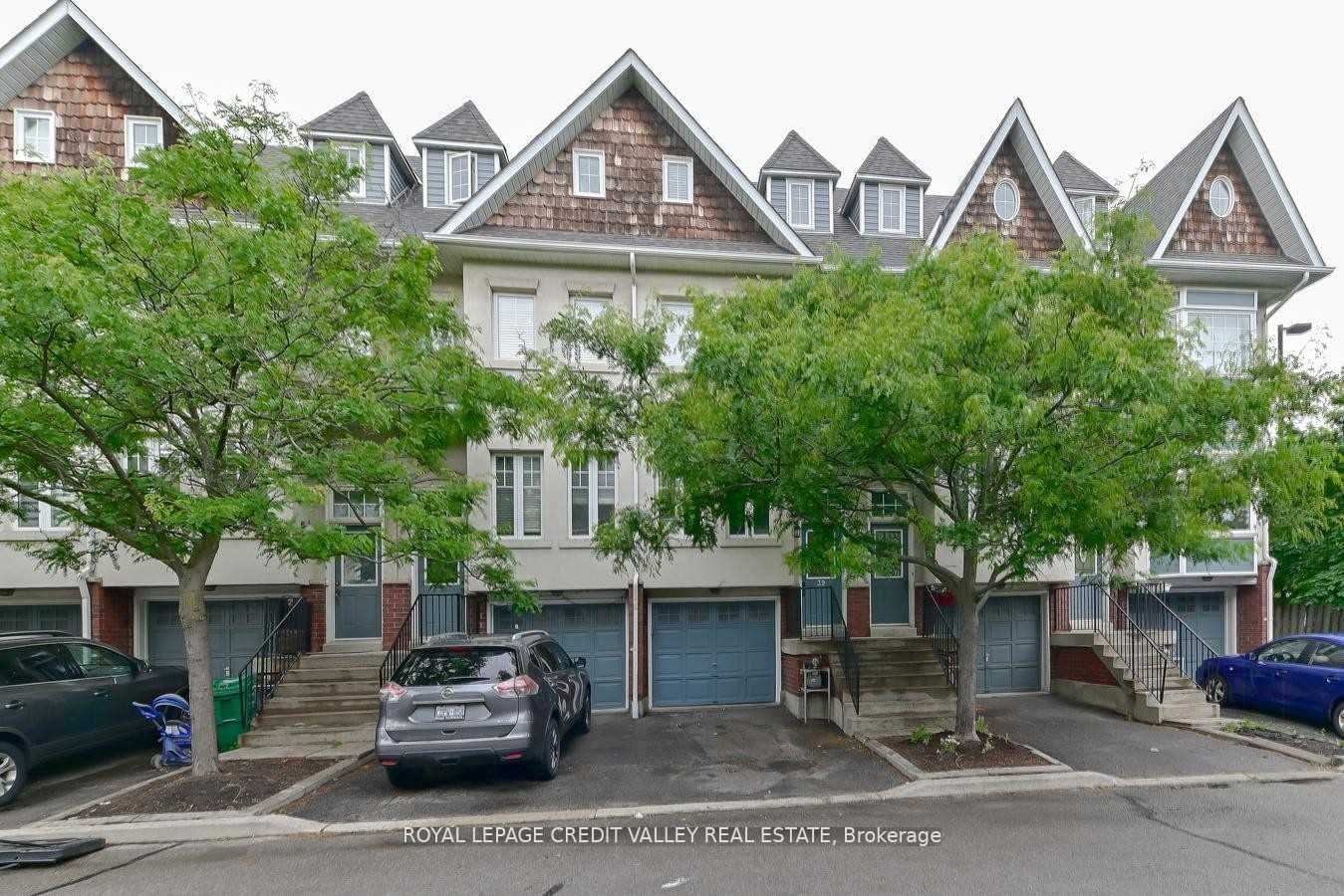 800 Dundas Street W 39, Mississauga, ON L5C 4S9