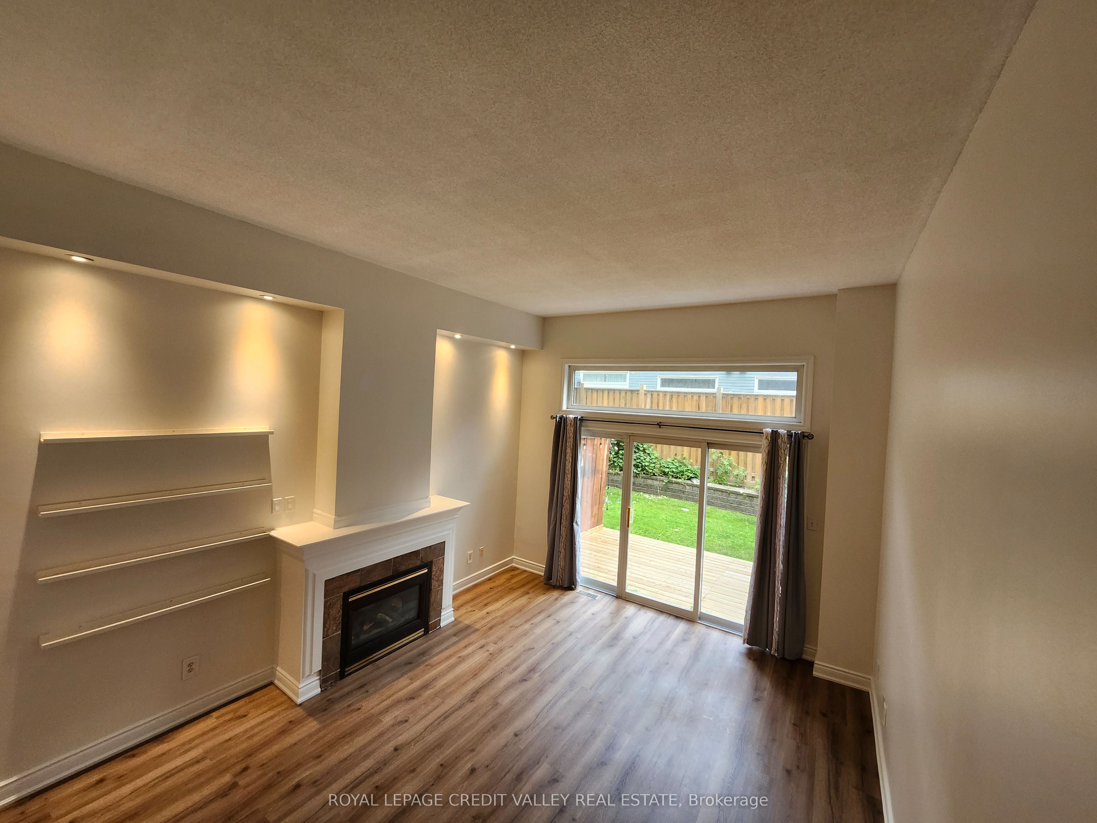 800 Dundas Street W 39, Mississauga, ON L5C 4S9 photo 4