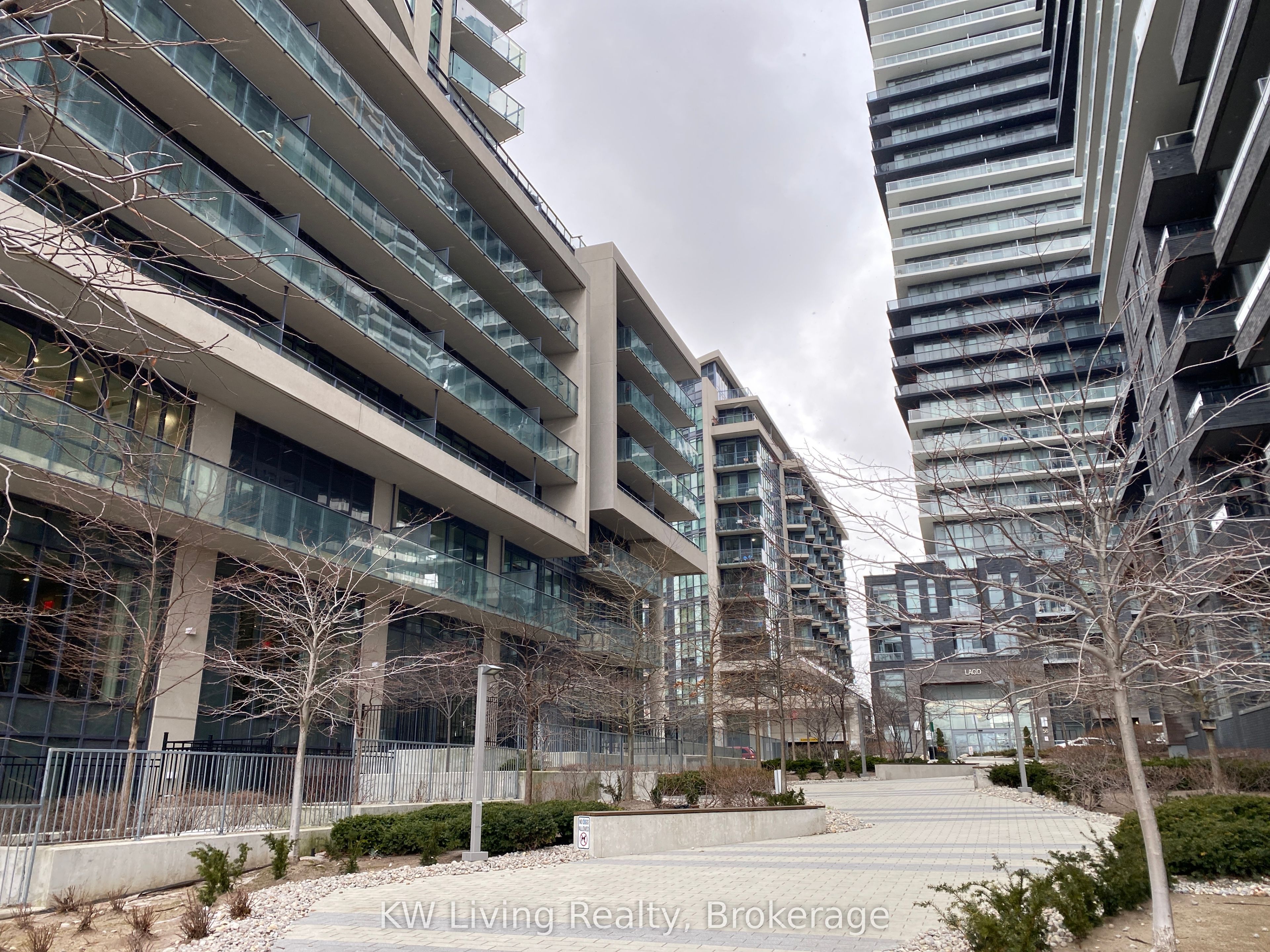 38 Annie Craig Drive 2410, Toronto, ON M8V 0G9 photo 3