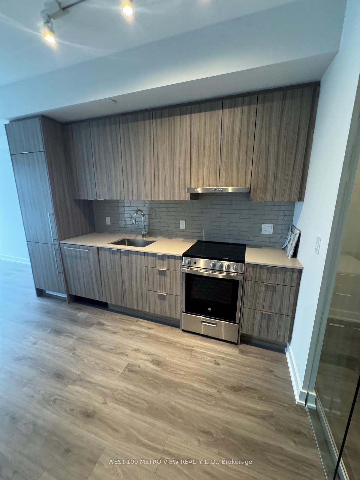 430 Square One Drive 1509, Mississauga, ON L5B 0L6 photo 3