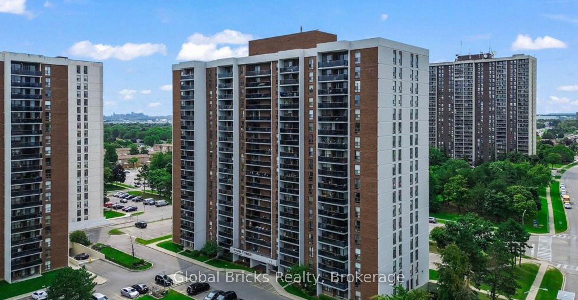 17 Knightsbridge Road 1103, Brampton, ON L6T 3X9