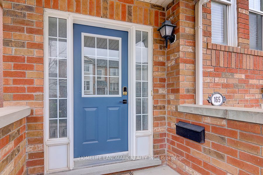 5980 Whitehorn Avenue 165, Mississauga, ON L5V 2Y3 photo 2