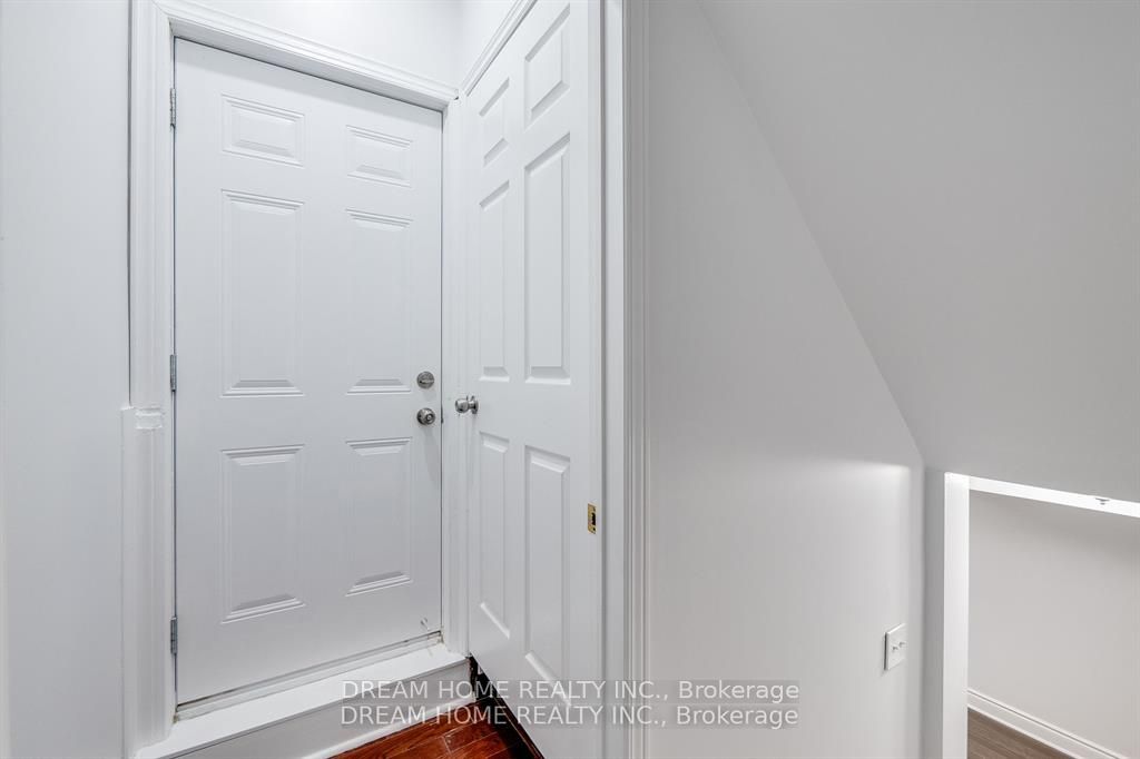 4730 Alana Glen Drive #BSMT, Mississauga, ON L5V 0C3 photo 3