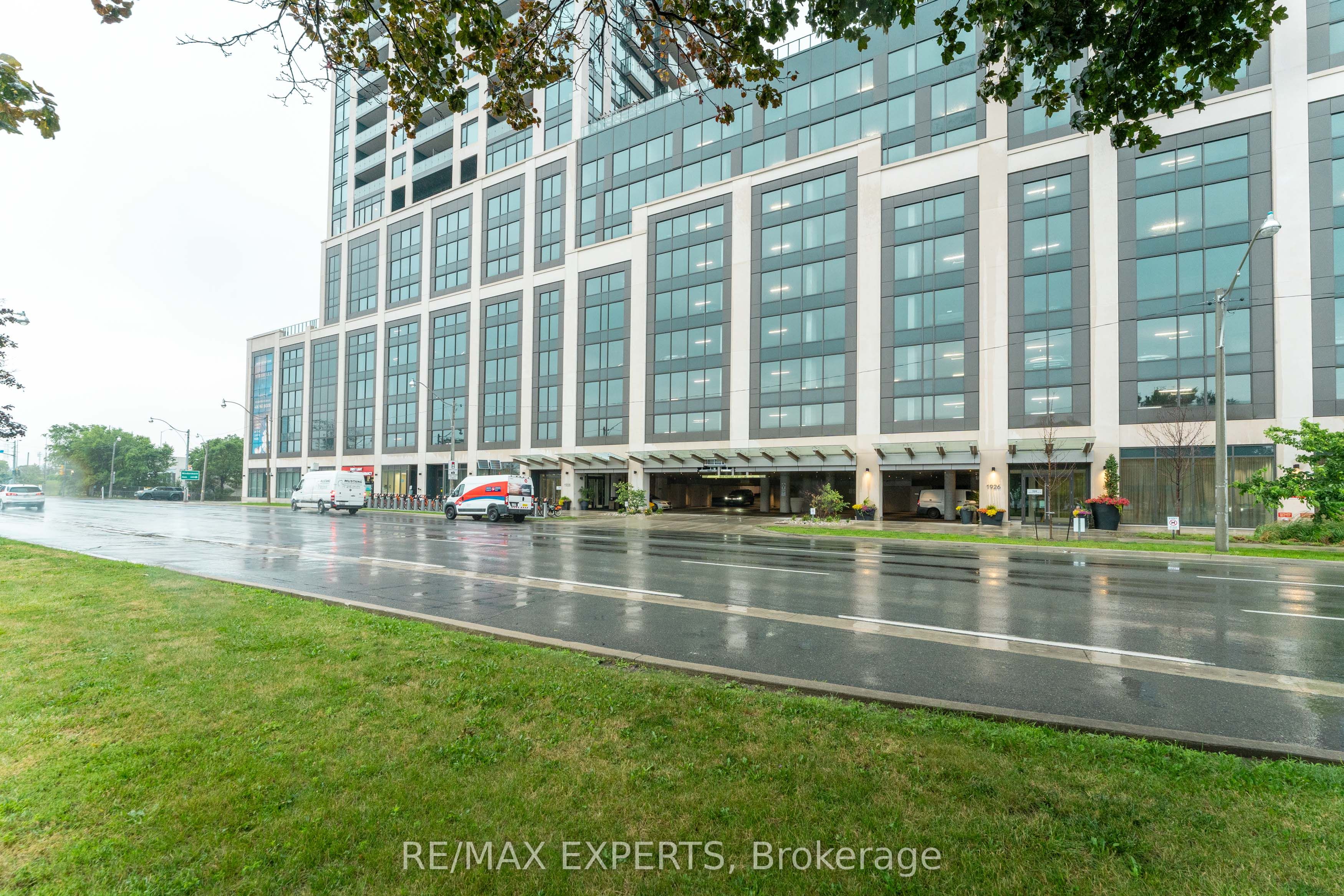 1928 Lake Shore Boulevard W 3802, Toronto, ON M6S 0B1 photo 2