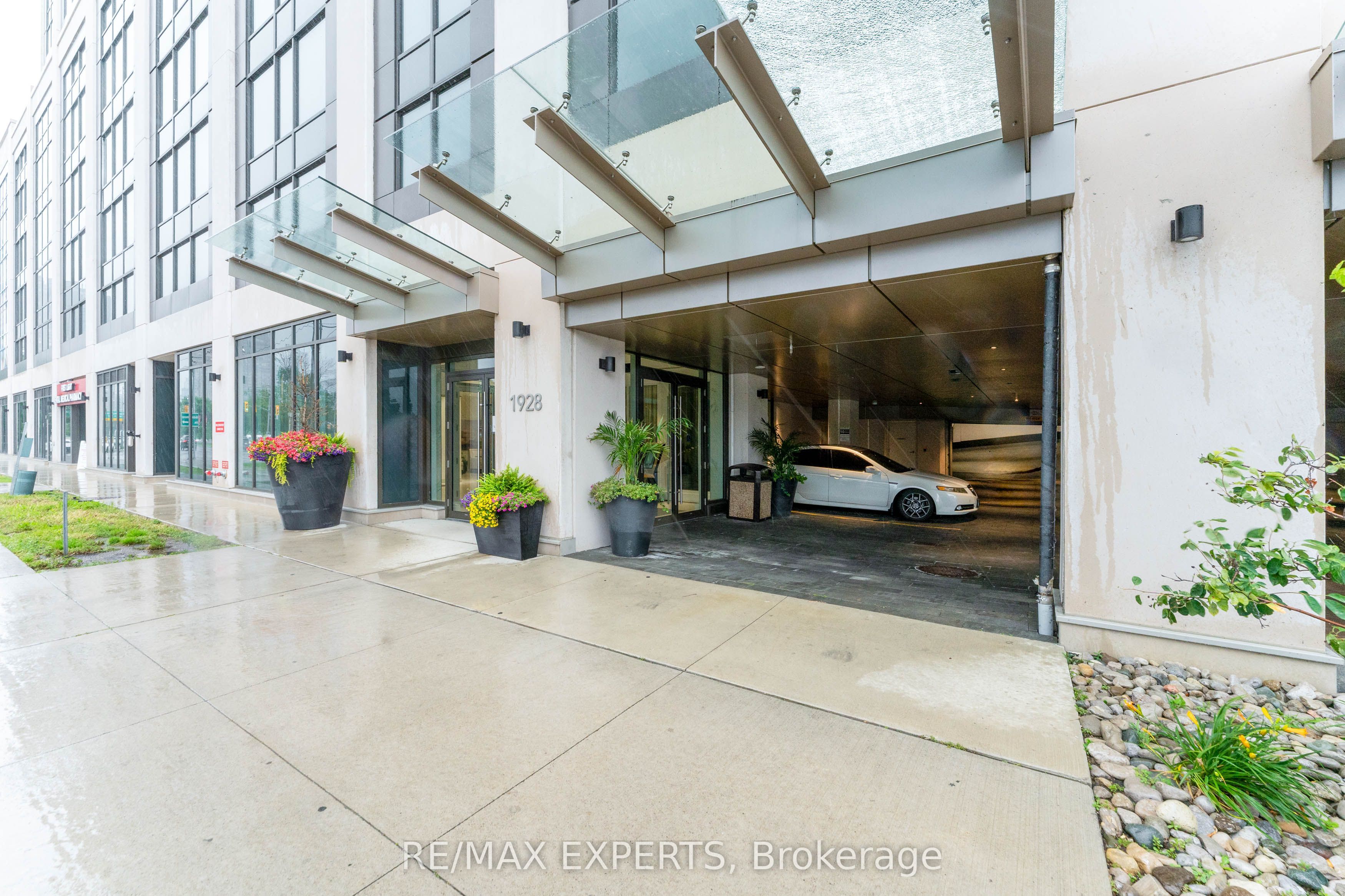 1928 Lake Shore Boulevard W 3802, Toronto, ON M6S 0B1 photo 3
