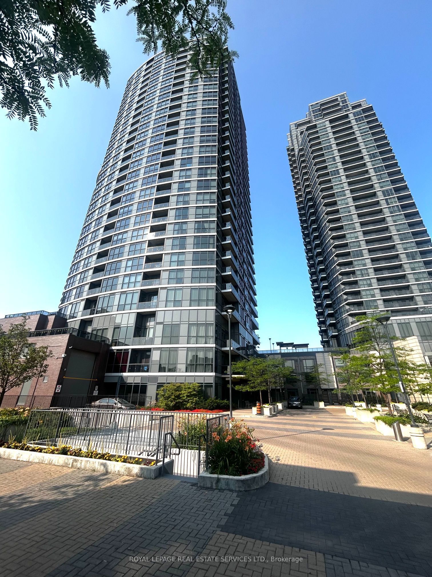 9 Valhalla Inn Road 1109, Toronto, ON M9B 0B2 photo 2