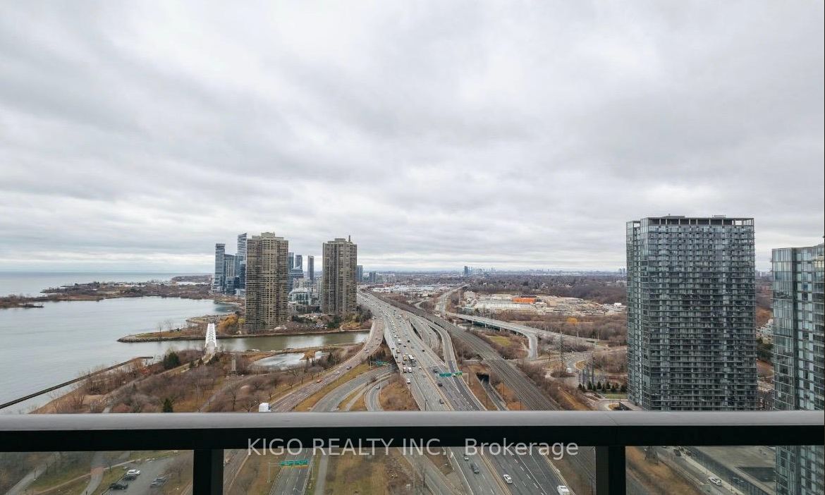 1928 Lake Shore Boulevard W 2910, Toronto, ON M6S 0B1 photo 2
