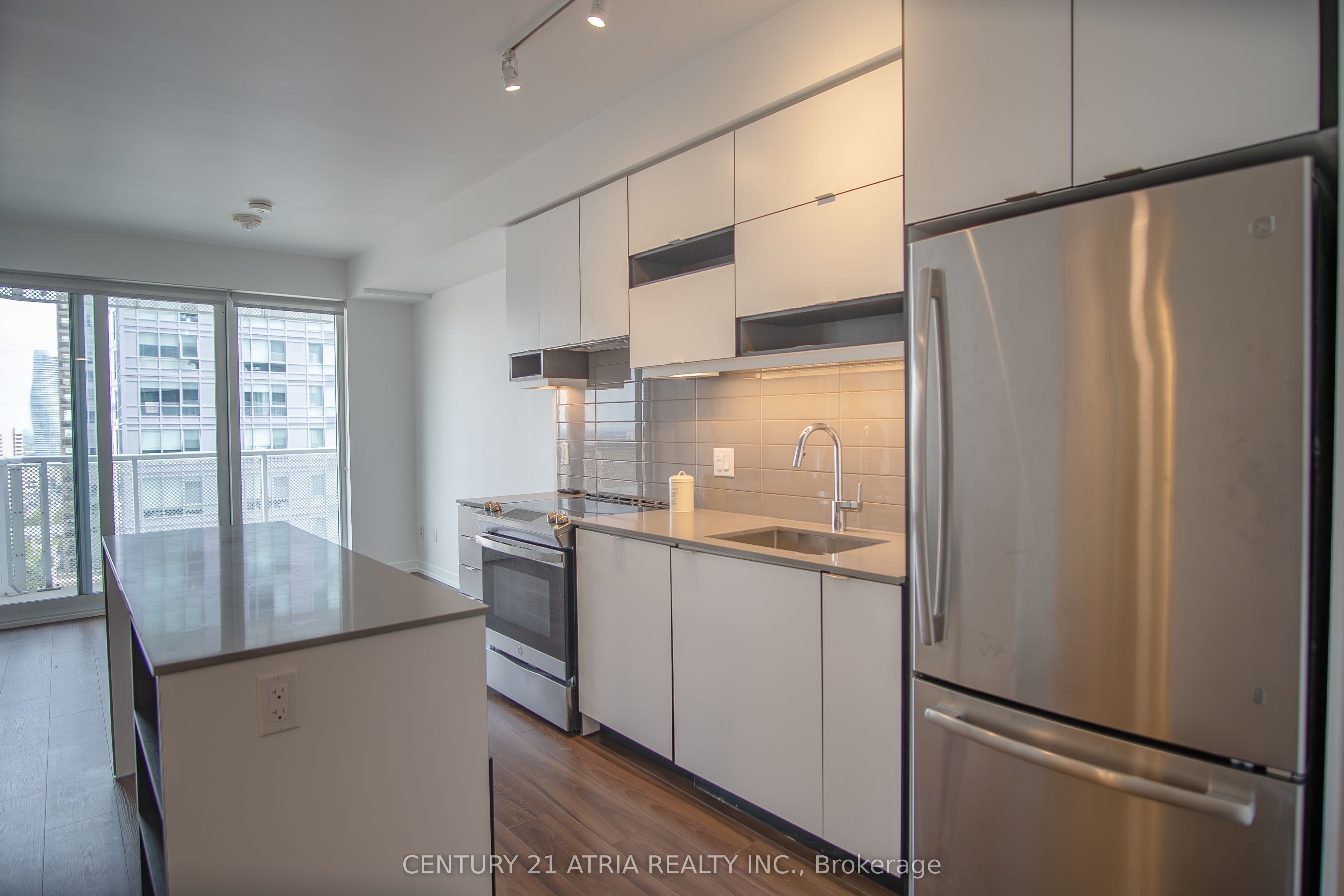 4065 Confederation Parkway 1405, Mississauga, ON L5B 0L4