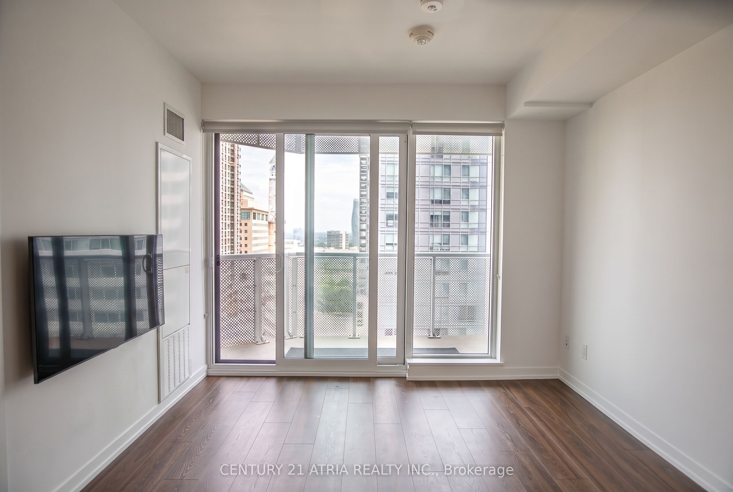4065 Confederation Parkway 1405, Mississauga, ON L5B 0L4 photo 4