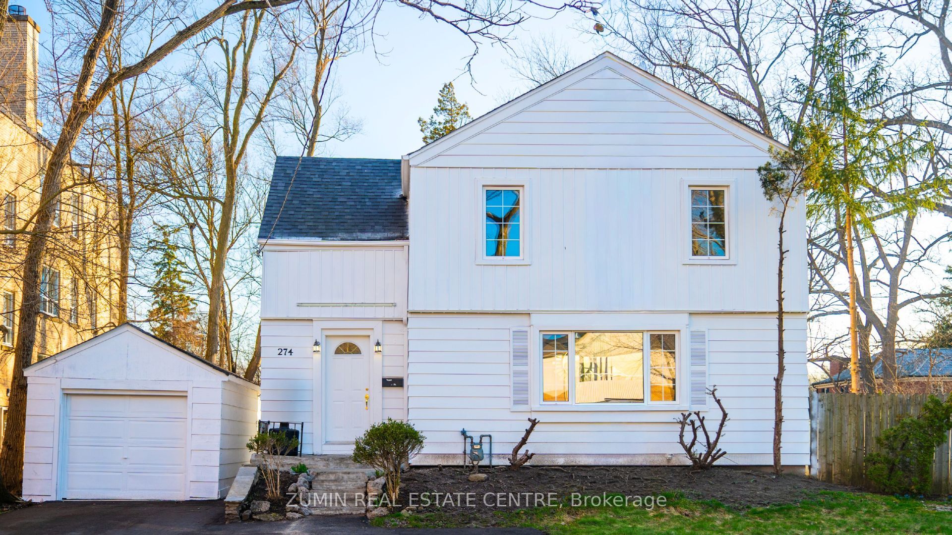 274 Reynolds Street, Oakville, ON L6J 3L4