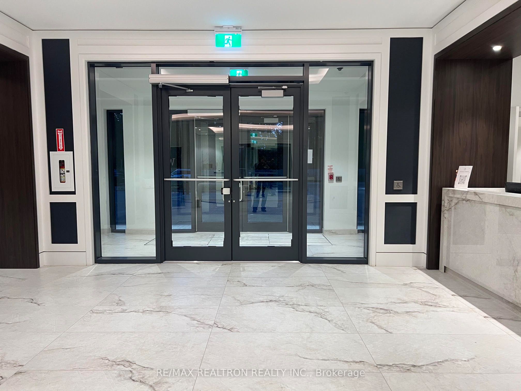 4010 Eglinton Avenue W 1012, Toronto, ON M9A 0G5 photo 2