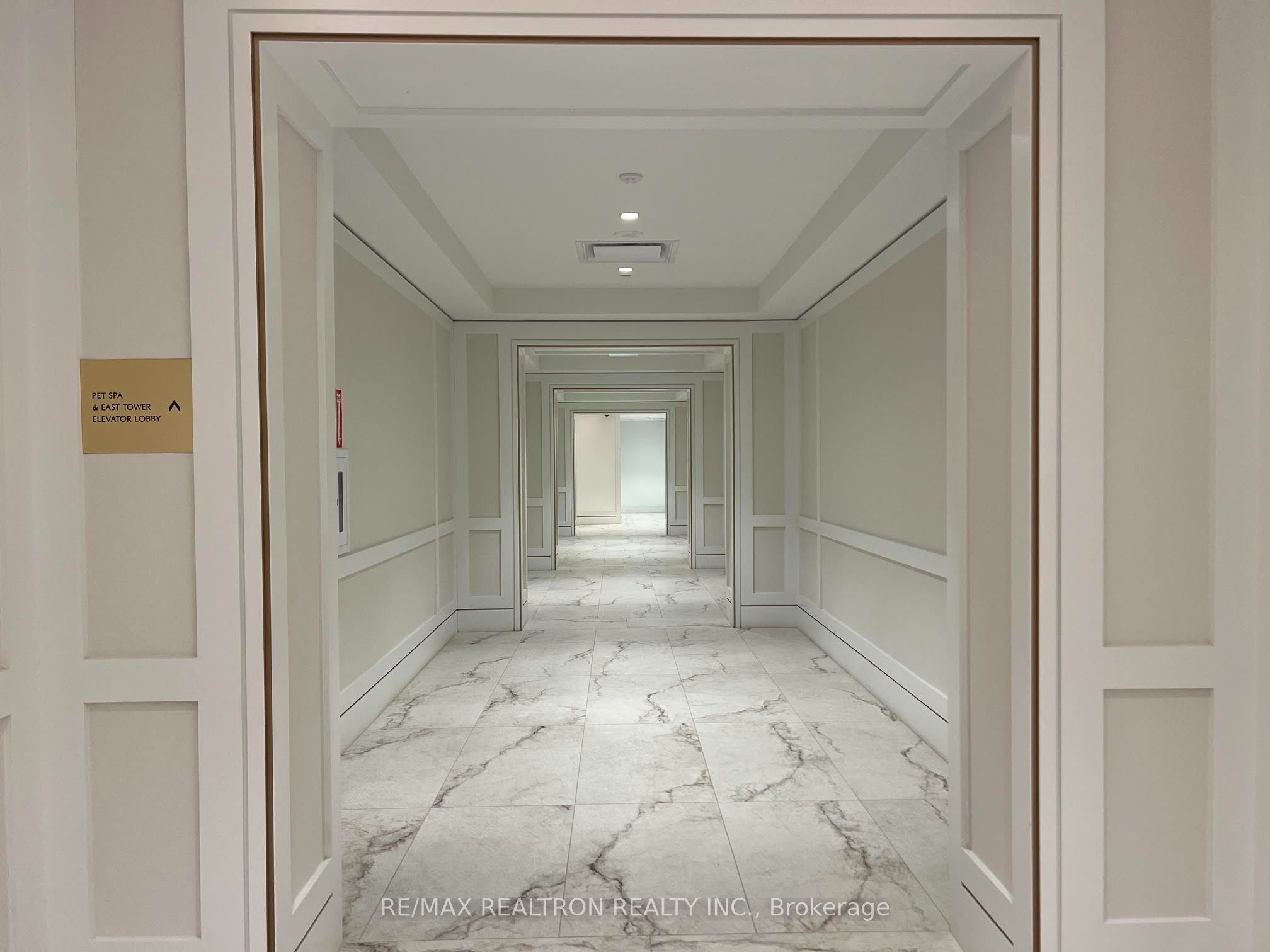 4010 Eglinton Avenue W 1012, Toronto, ON M9A 0G5 photo 4