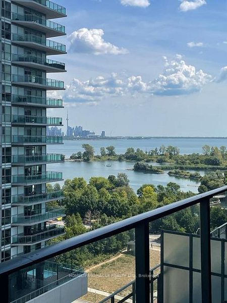 30 Shore Breeze Drive 1013, Toronto, ON M8V 1A1 photo 2
