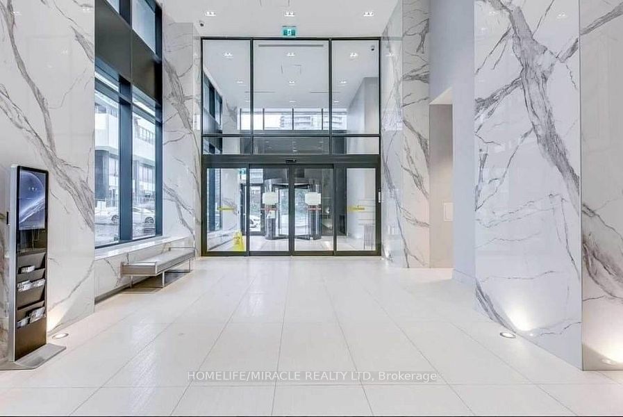 30 Shore Breeze Drive 1013, Toronto, ON M8V 1A1 photo 3