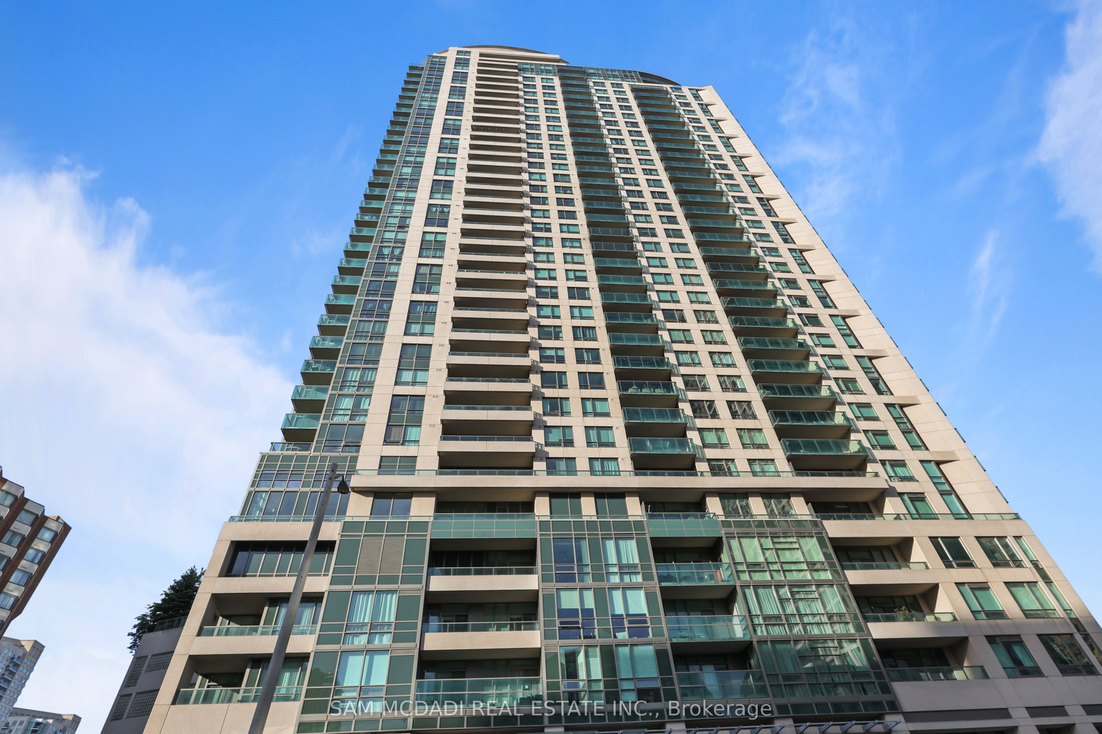 208 Enfield Place 1103, Mississauga, ON L5B 0G8