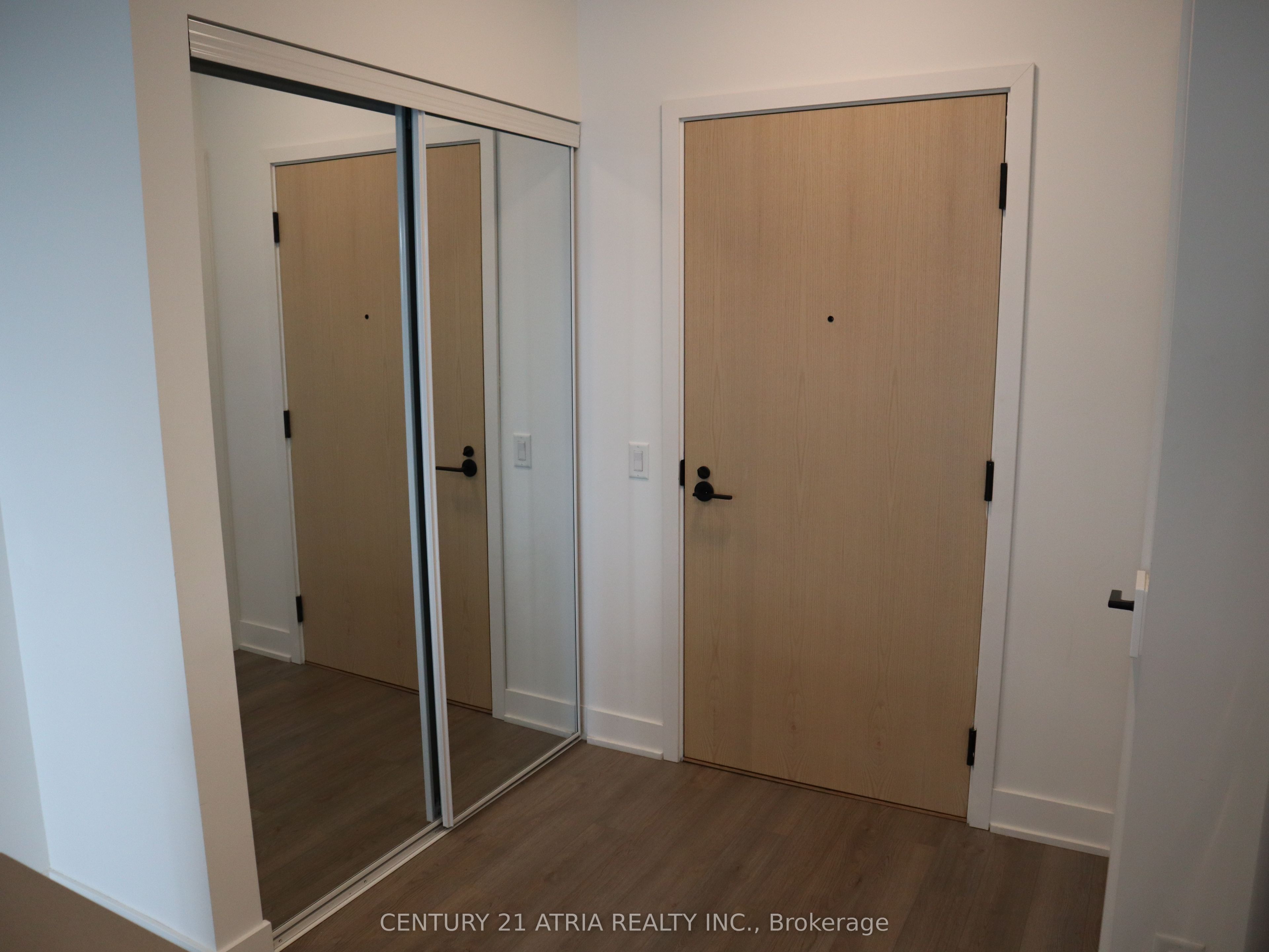 60 George Butchart Drive 210, Toronto, ON M3K 2C5 photo 2