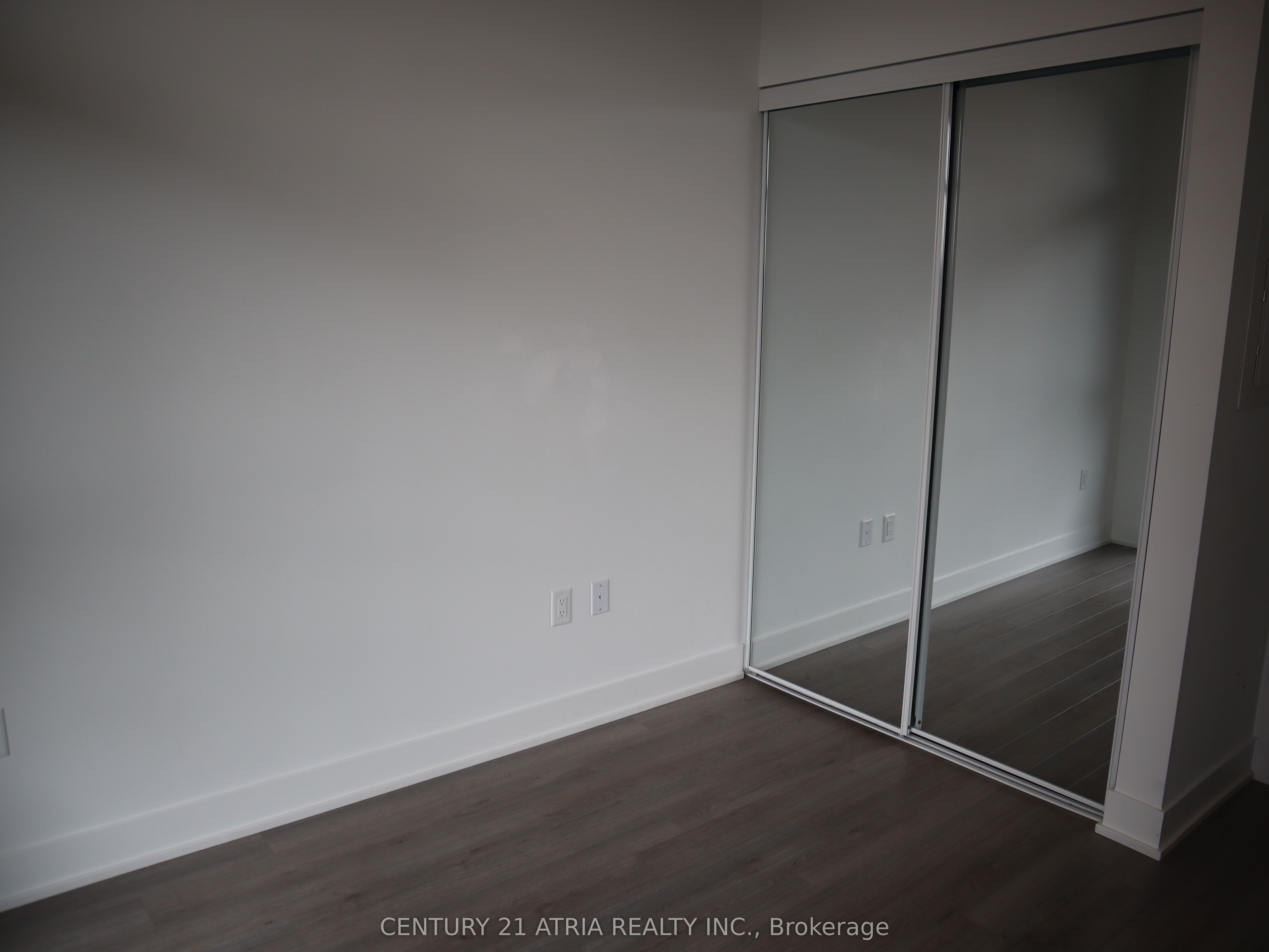 60 George Butchart Drive 210, Toronto, ON M3K 2C5 photo 5