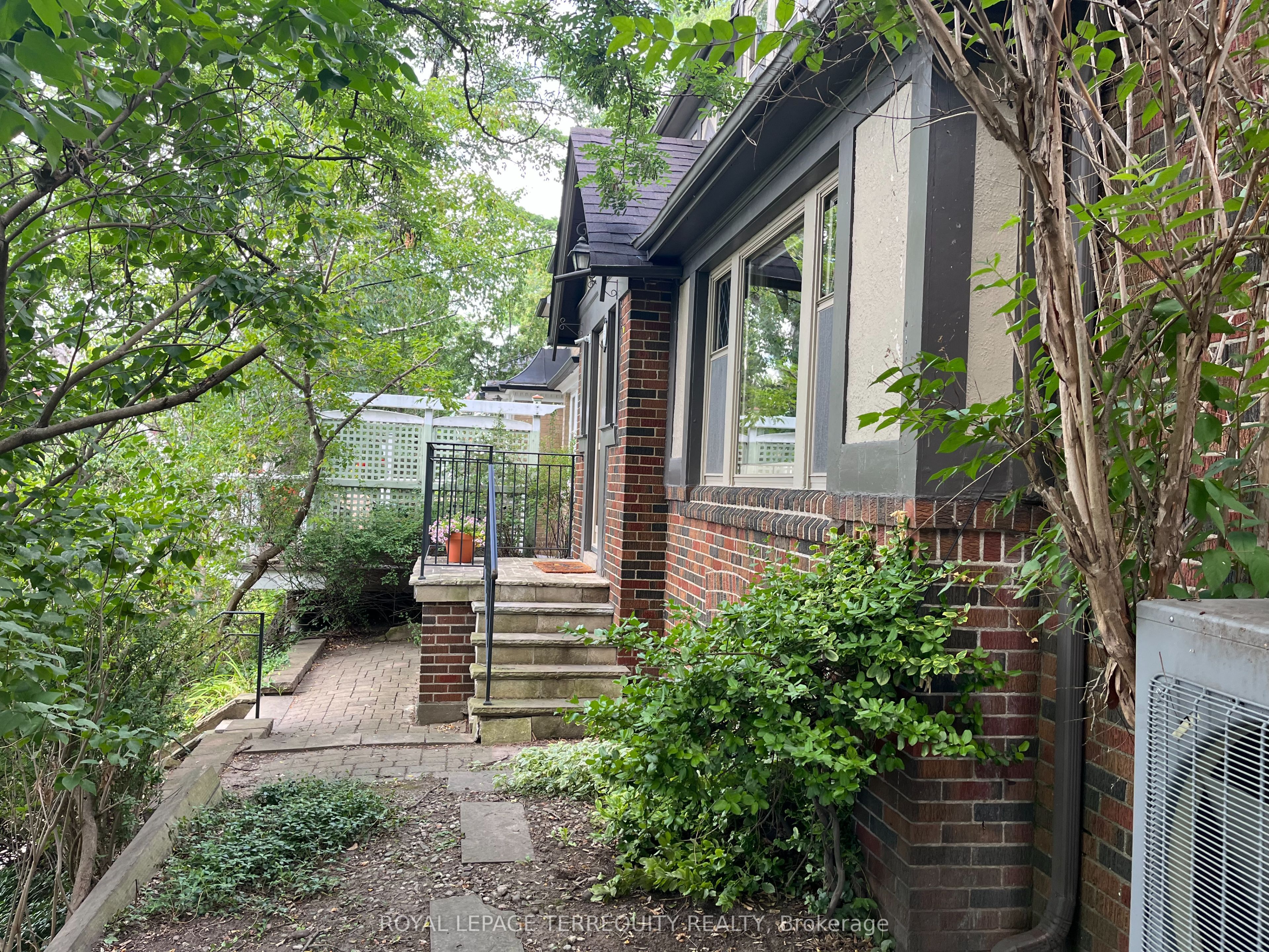 25 Halford Avenue, Toronto, ON M6S 4G1 photo 3