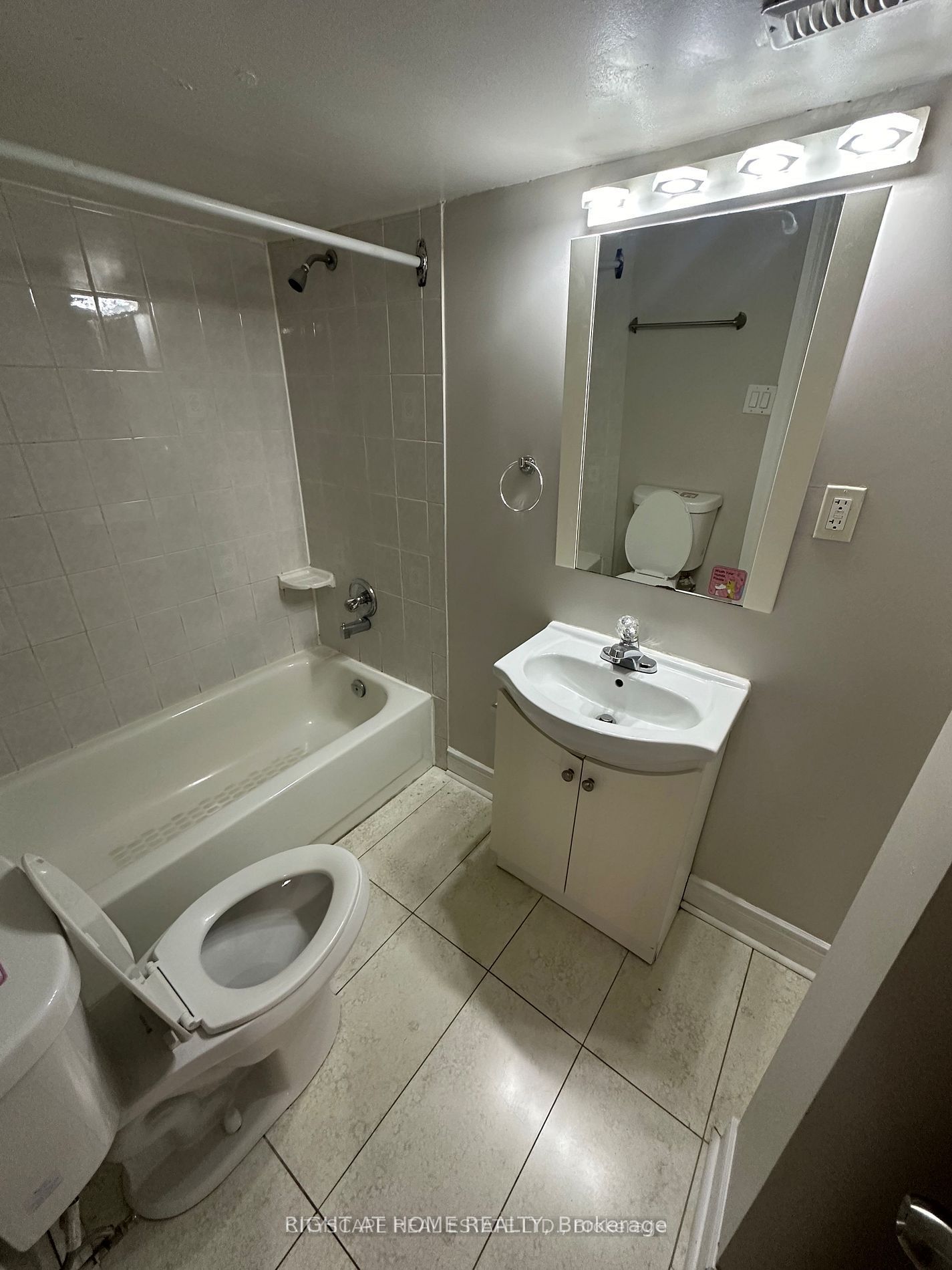 56 Stanwell Drive Lower, Brampton, ON L6Z 3Y6 photo 4