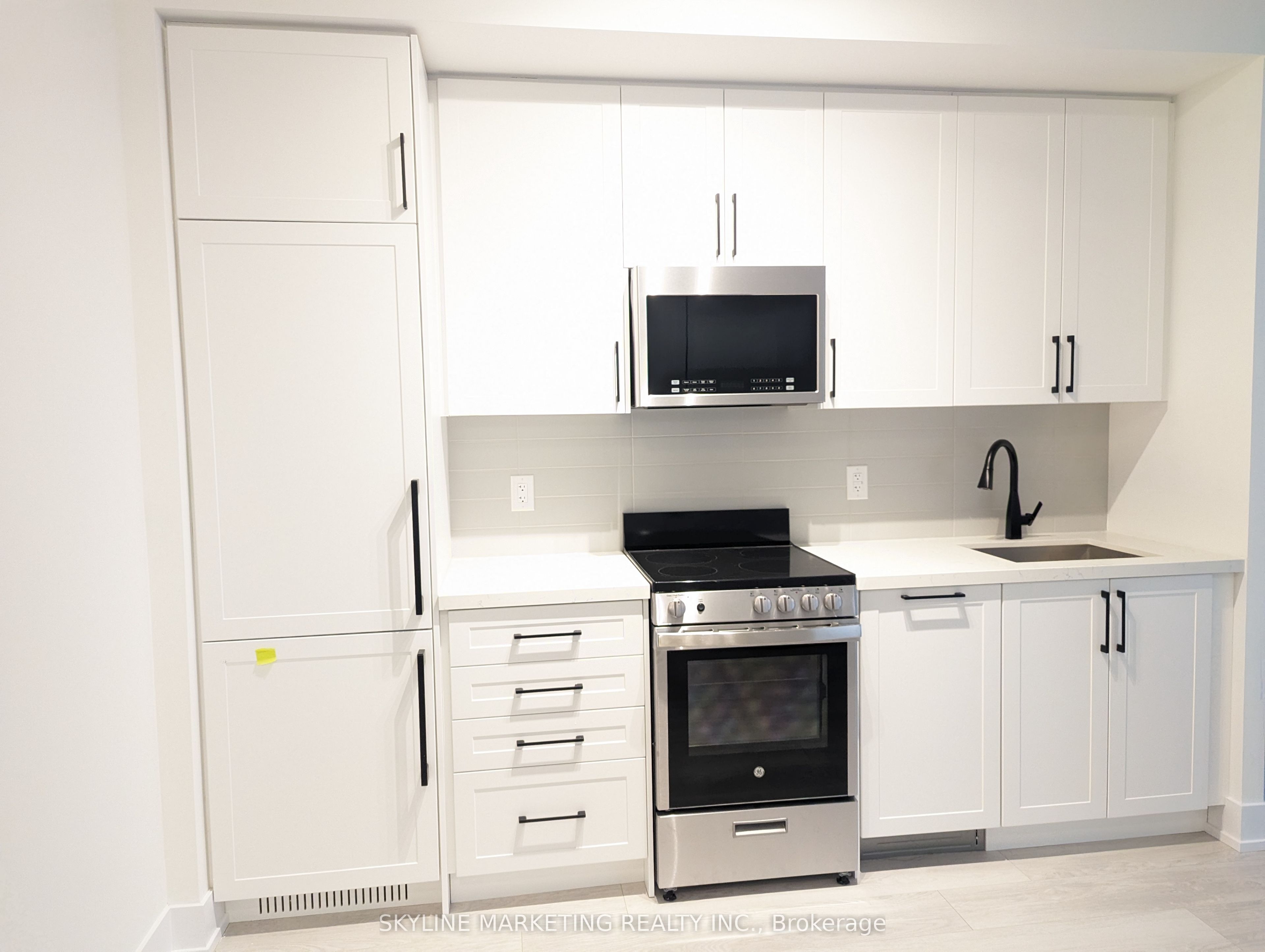 2450 Old Bronte Road 525, Oakville, ON L6M 5P6 photo 2